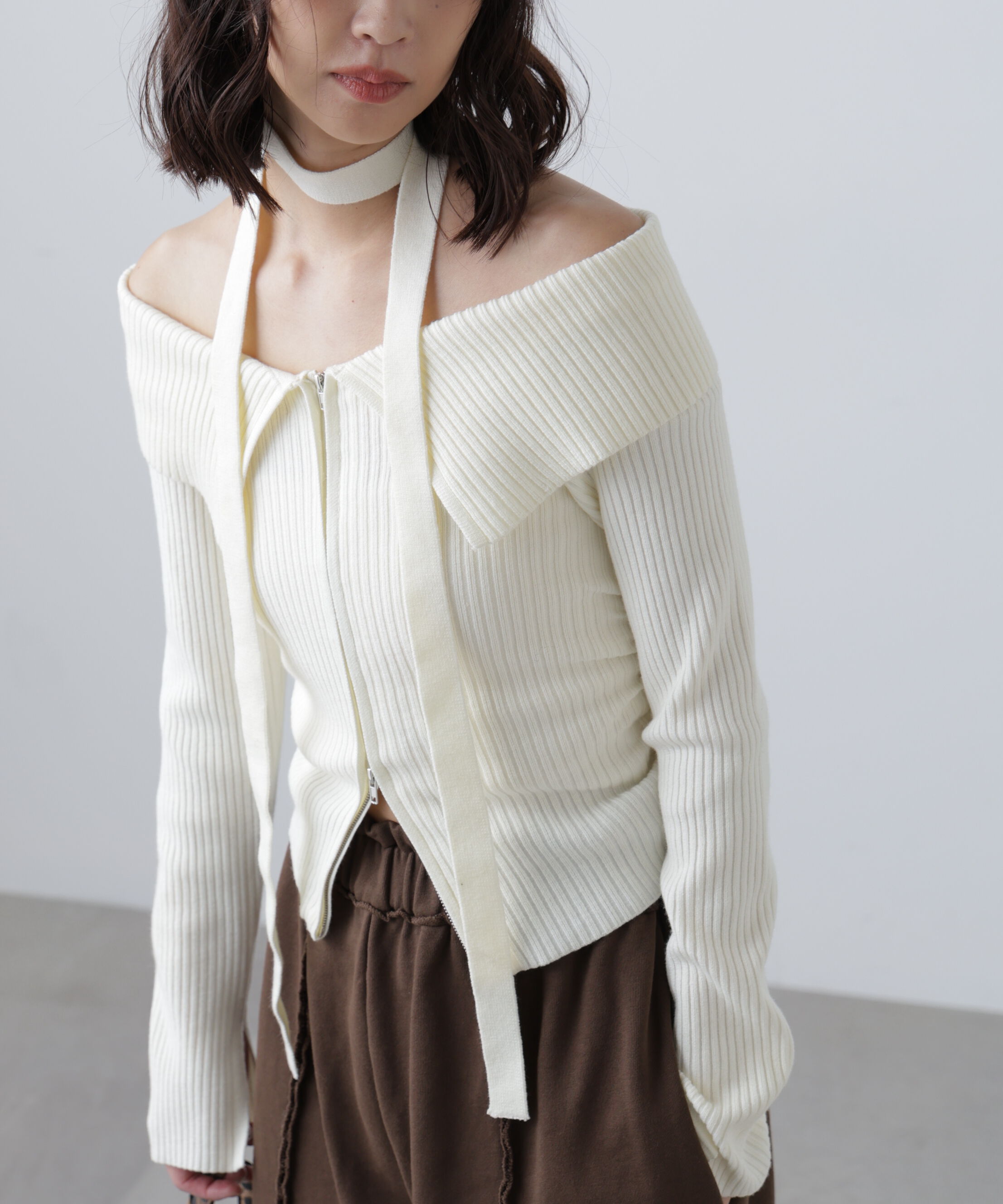  「フロントジップリブ衿オフショルニット」|ニット・セーター|