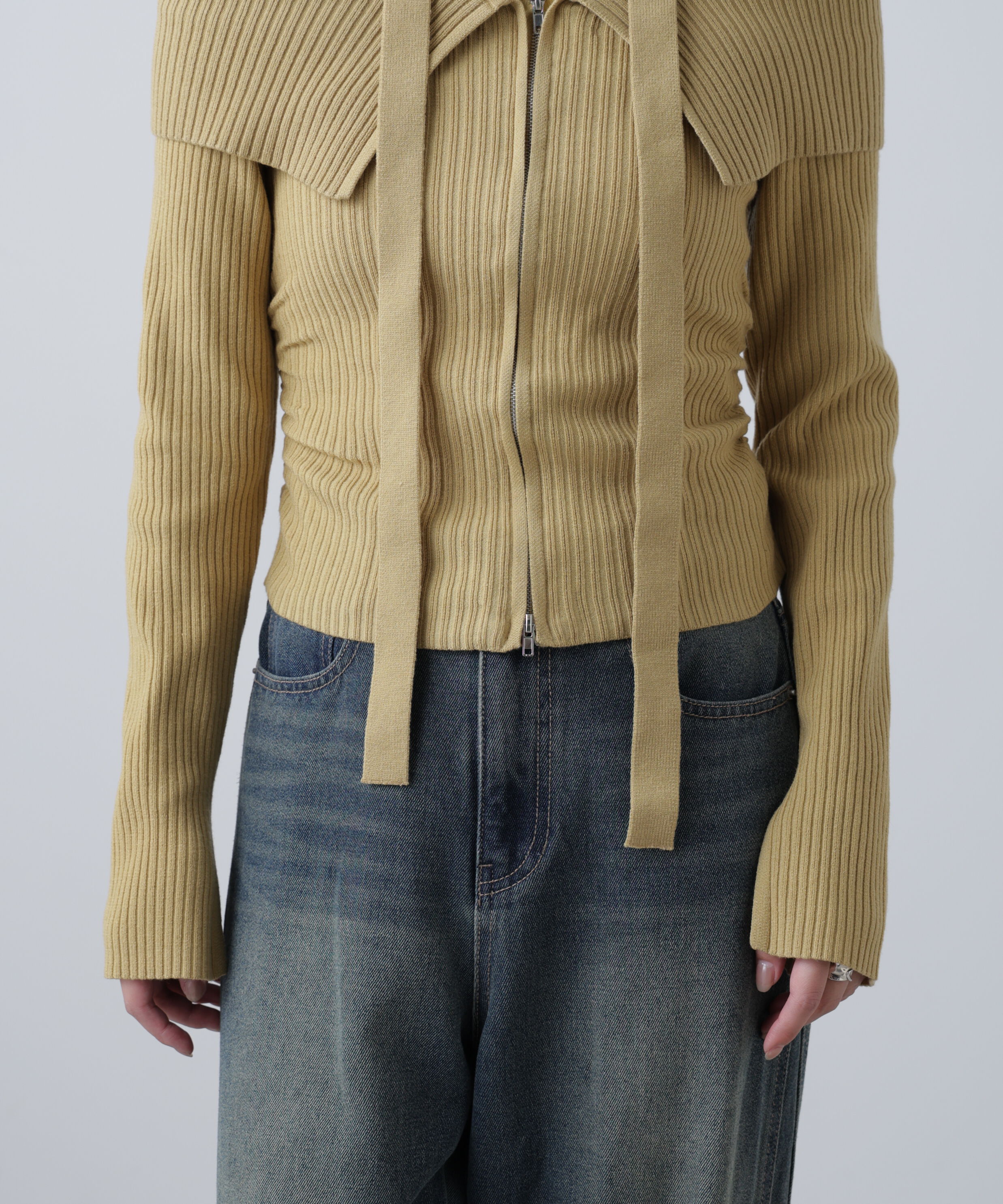  「フロントジップリブ衿オフショルニット」|ニット・セーター|