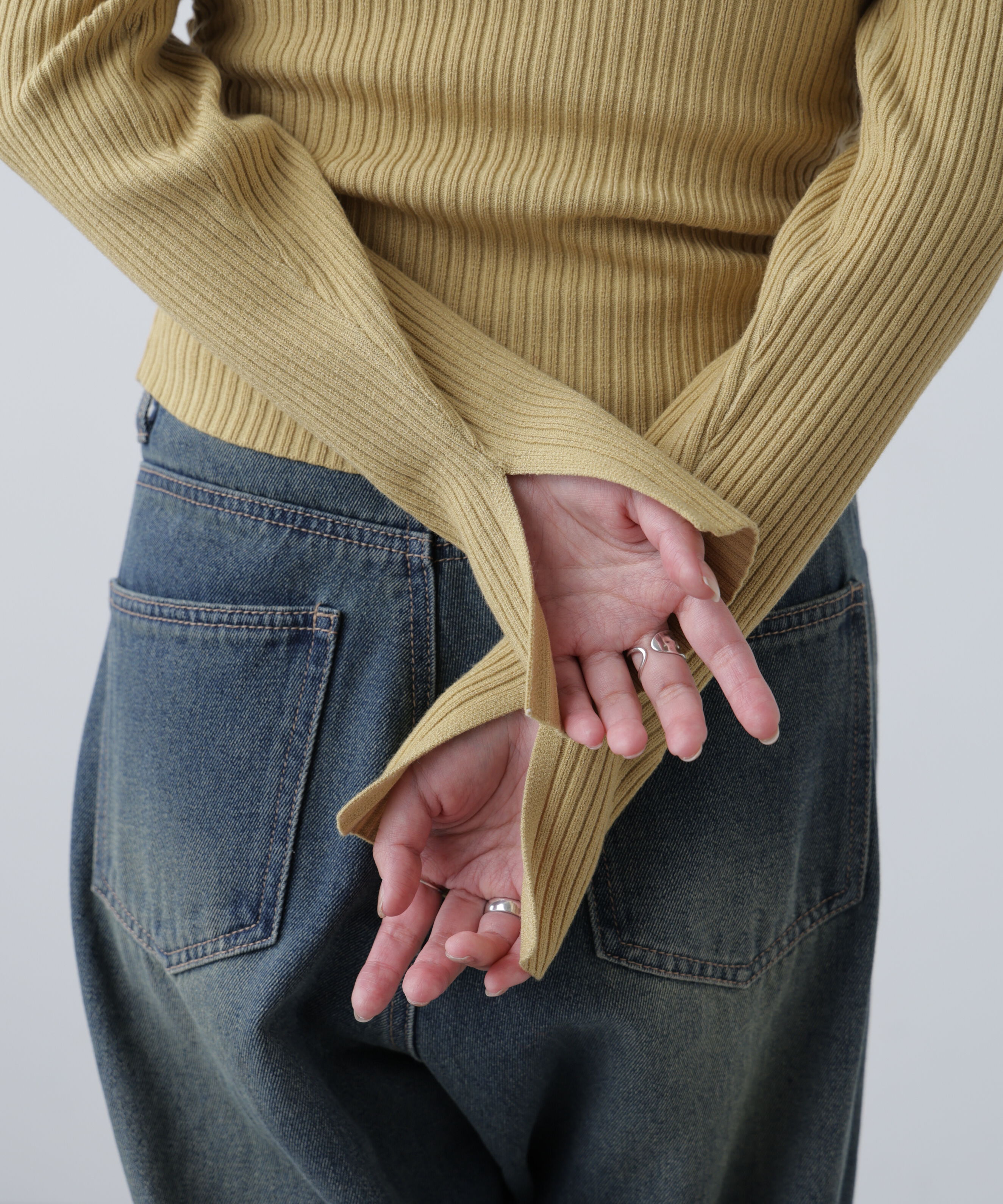  「フロントジップリブ衿オフショルニット」|ニット・セーター|