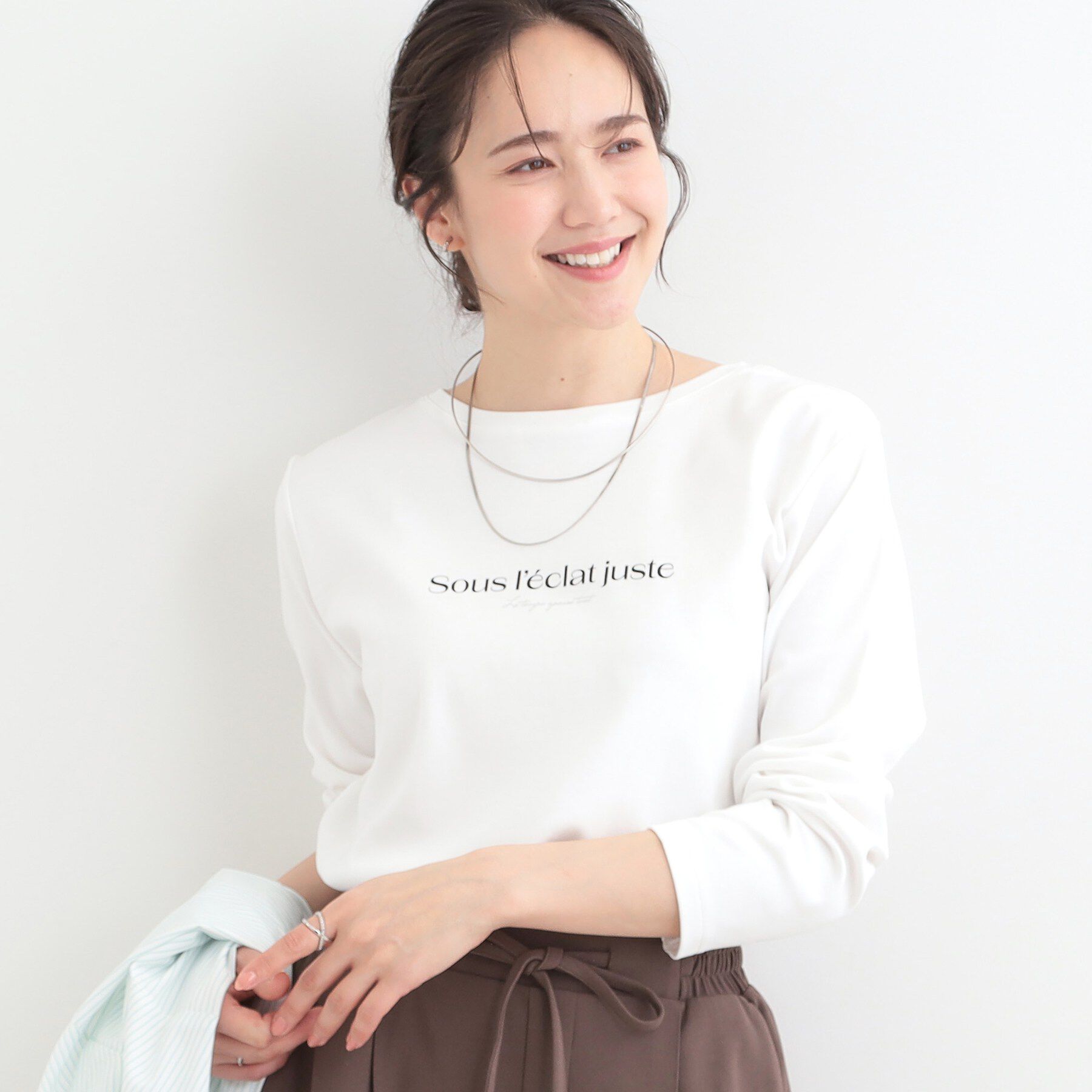 SHOO･LA･RUE「【ひんやり/UV/抗菌防臭】小さめロゴの大人スムースロンT」|Tシャツ・カットソー|ホワイト(101)
