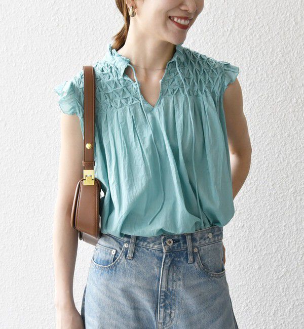 SHIPS any「SHIPS any:〈洗濯機可能〉ハンドスモッキング コットン フリル スタンドカラー ブラウス」|シャツ・ブラウス|