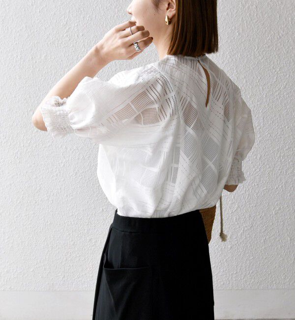 SHIPS any「SHIPS any:〈洗濯機可能〉シアー チェック ドルマン シャーリング パフ ブラウス」|シャツ・ブラウス|