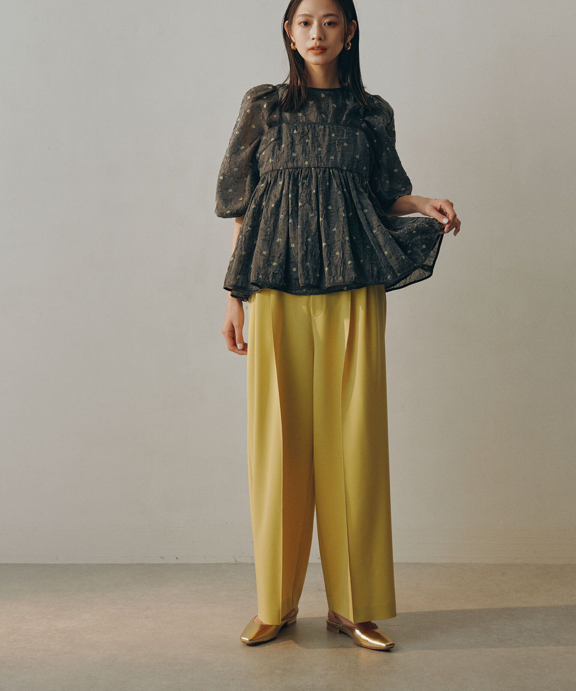 nano･universe「ピンタックイージーワイドパンツ」|チノ|イエロー