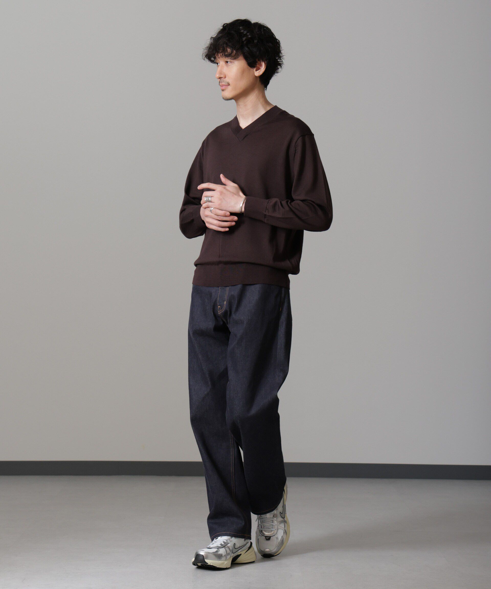 nano･universe「「毛玉レスニット」ファインゲージVネック」|ニット・セーター|ブラウン