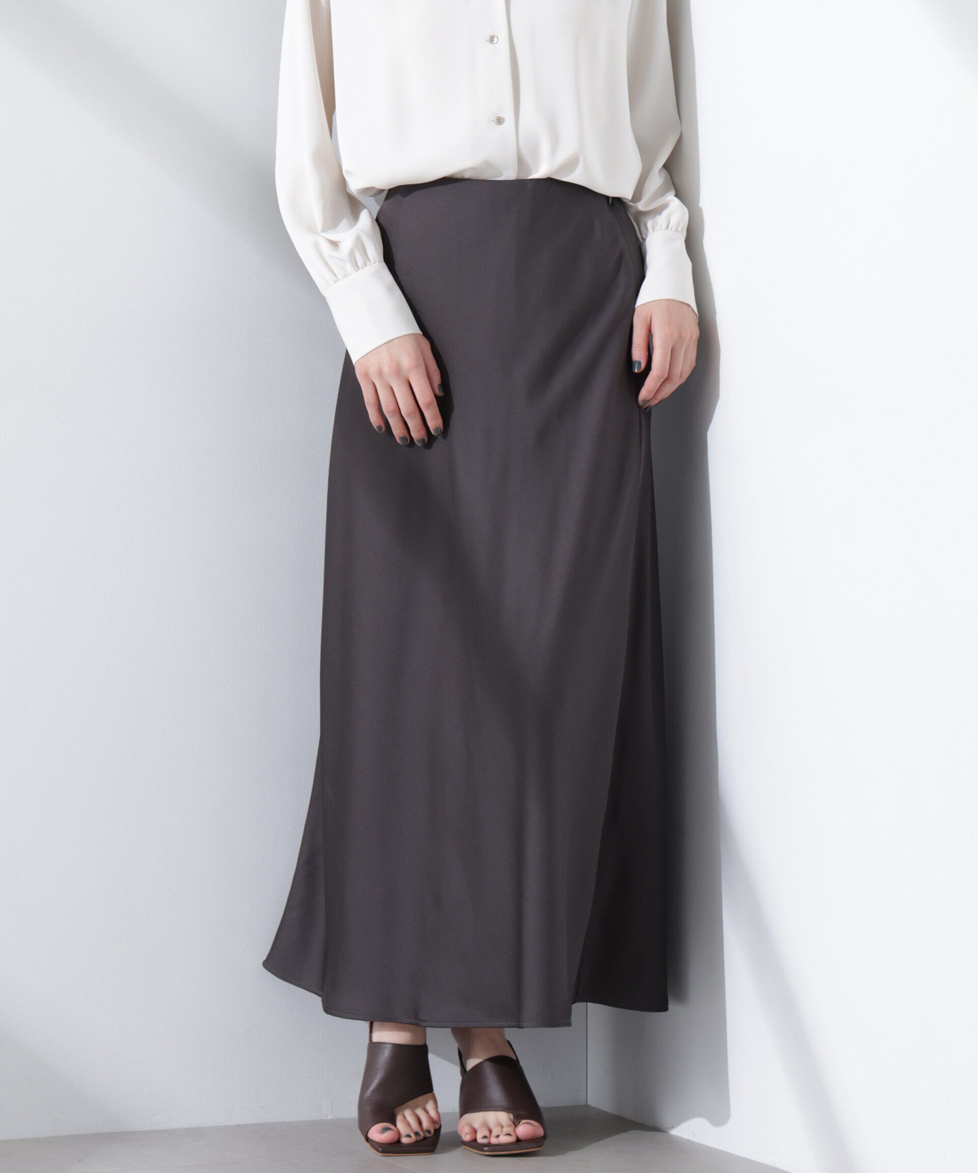 nano･universe「サテンバイヤスロングナロースカート」|スカート|