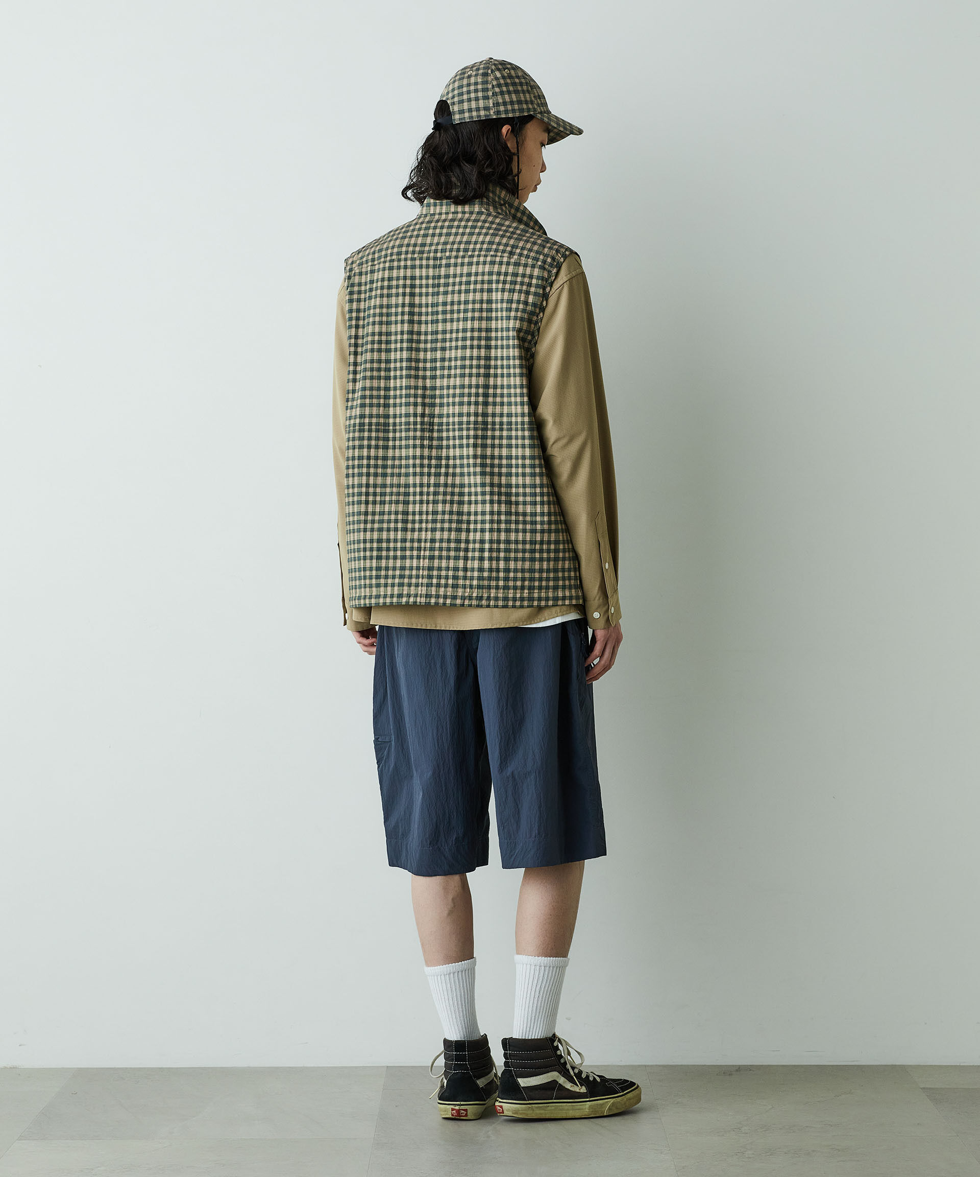 nano･universe「「HOTEL PALACE」オテルパラス デジタルプリントトラベルチェックベスト」|ダウンベスト・ベスト|