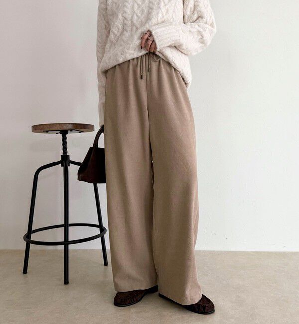 fredy emue「シルキーウォームセミワイドイージーパンツ」|チノ|