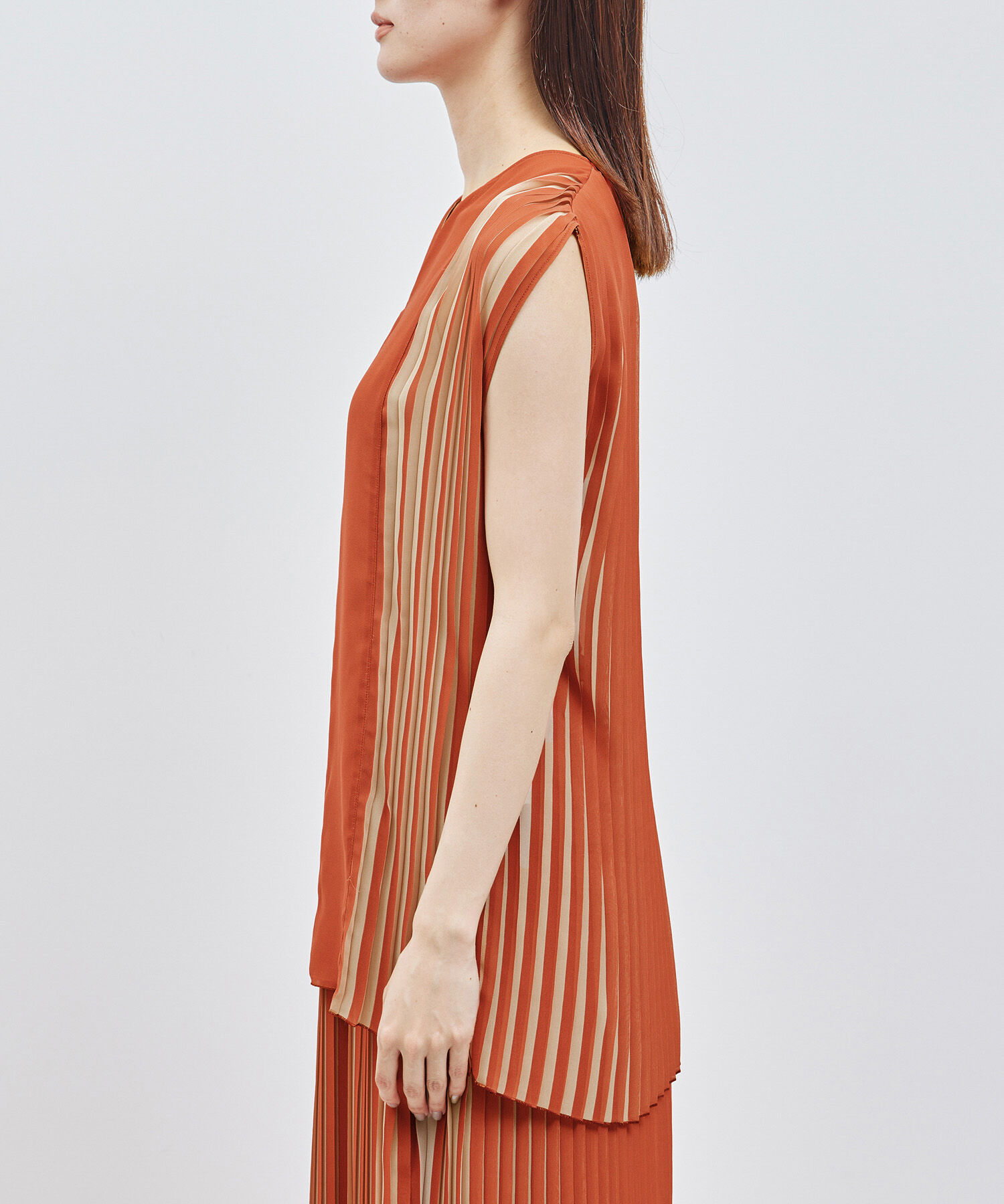 ROPE「プリーツノースリーブブラウス（バイカラー／無地）【メディア掲載】」|シャツ・ブラウス|