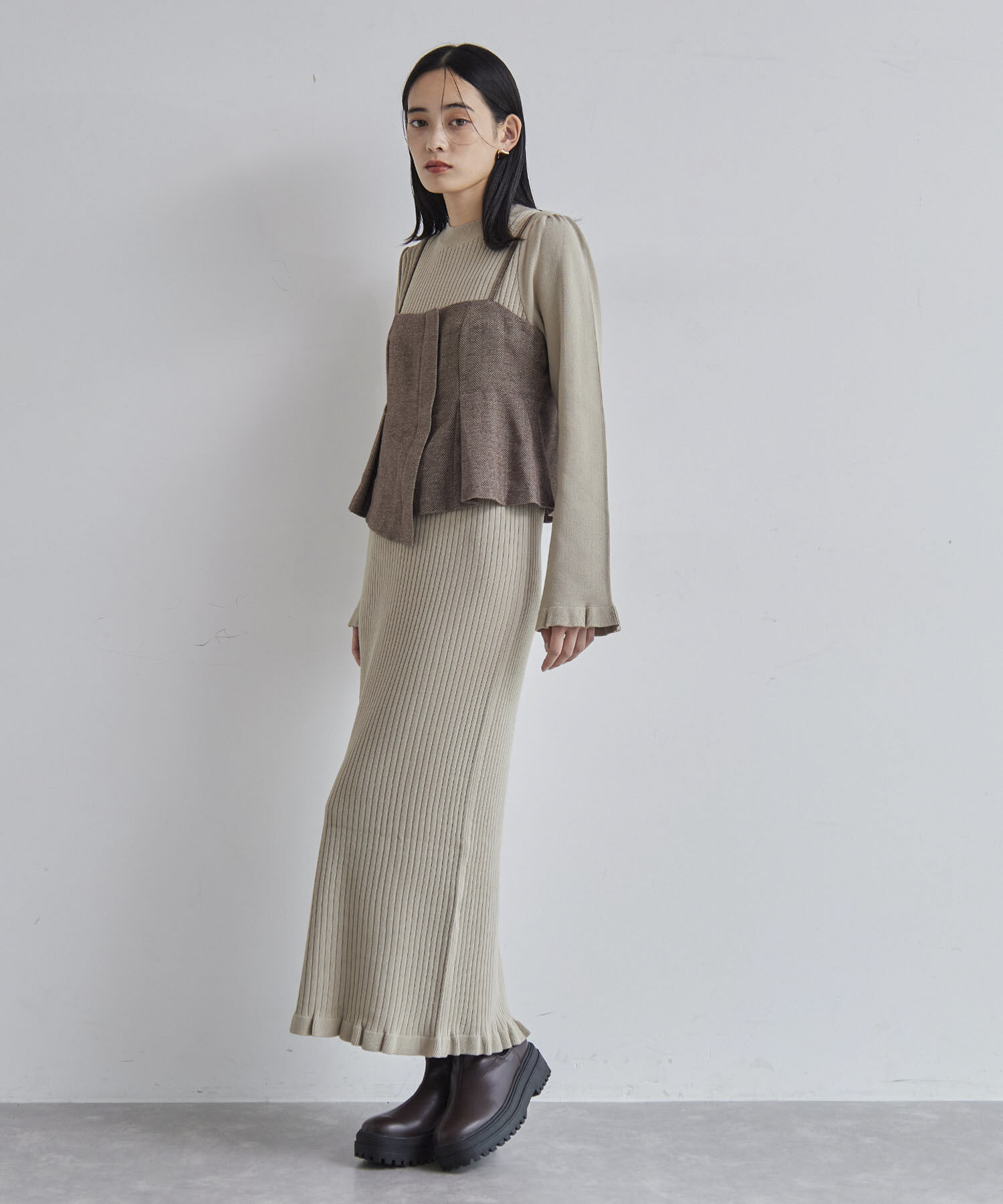 VIS「【SET】ビスチェセット裾ミニフリルリブニットワンピース」|ワンピース|