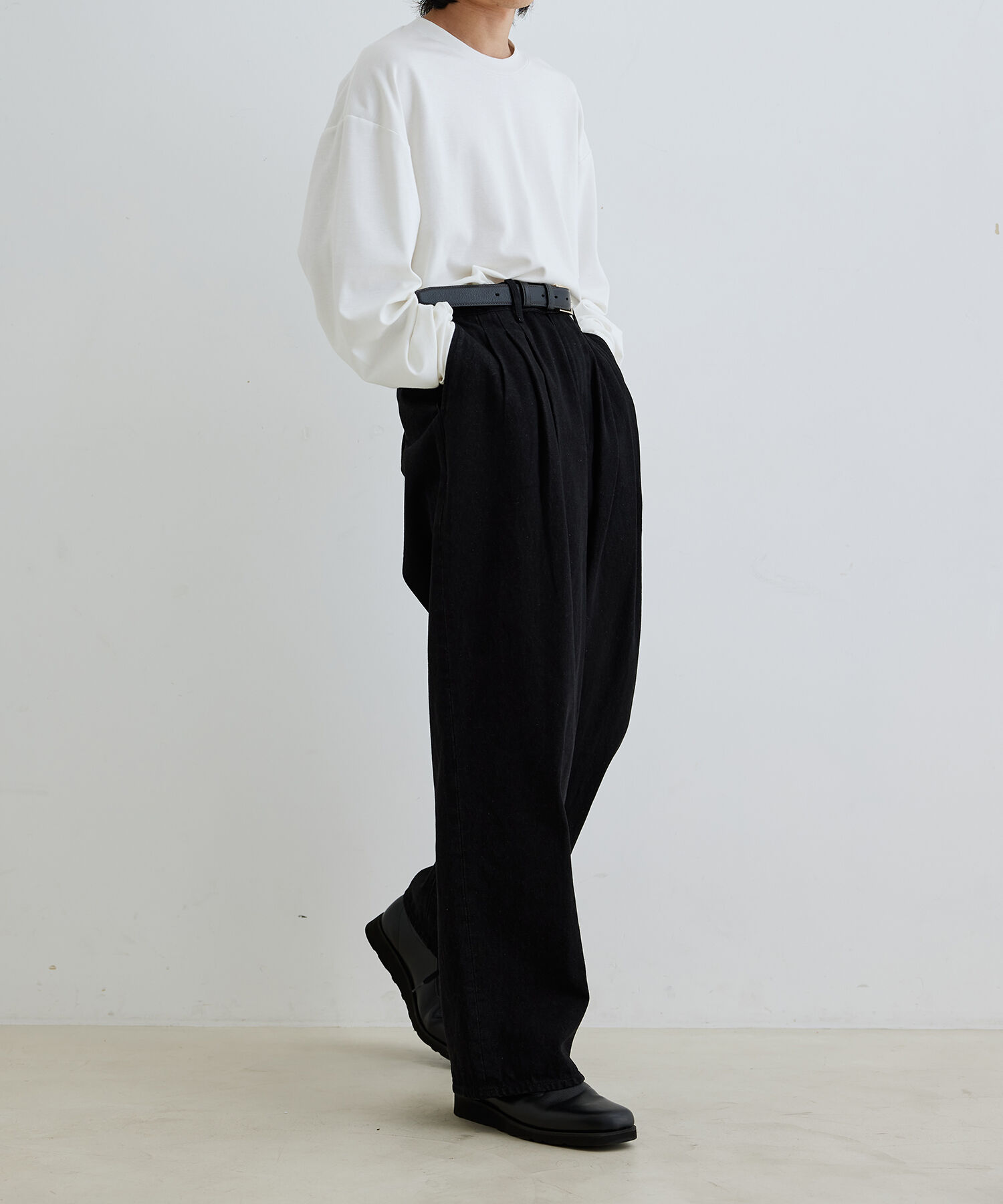 ADAM ET ROPE'「【コットンUSA】デニム 3タック ワイド スラックス / サステナブル / セットアップ対応」|デニム|