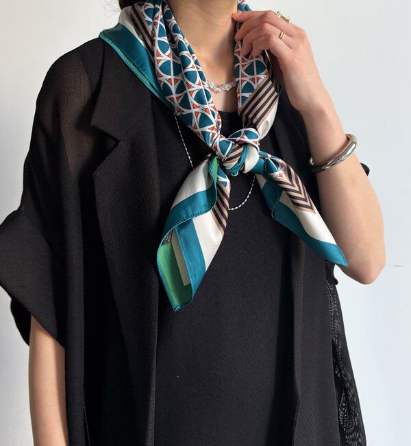  「【WEB限定】リバーシブル幾何柄スカーフ」|マフラー|