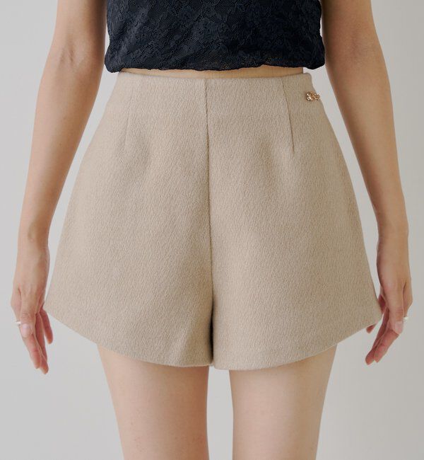  「【2サイズ展開あり】ブローチ付きコンパクトショートパンツ」|チノ|