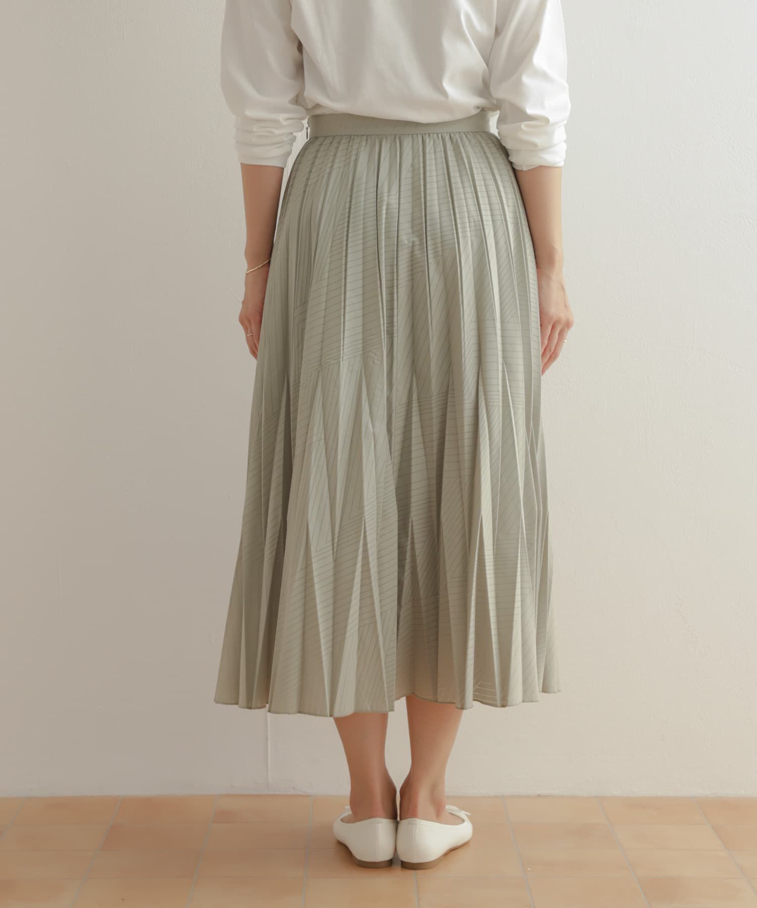 URBAN RESEARCH DOORS「オパール加工変形プリーツスカート」|スカート|