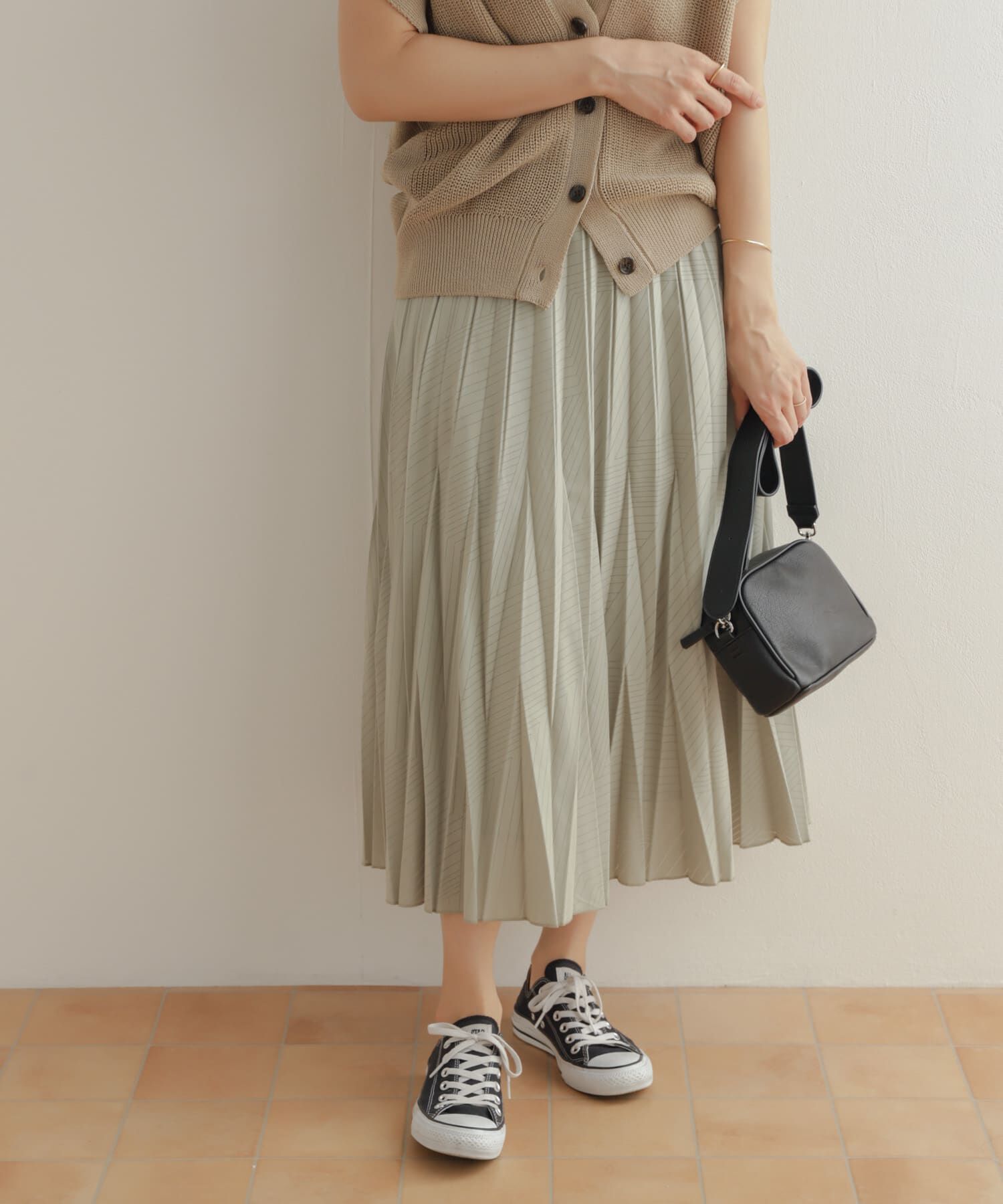 URBAN RESEARCH DOORS「オパール加工変形プリーツスカート」|スカート|