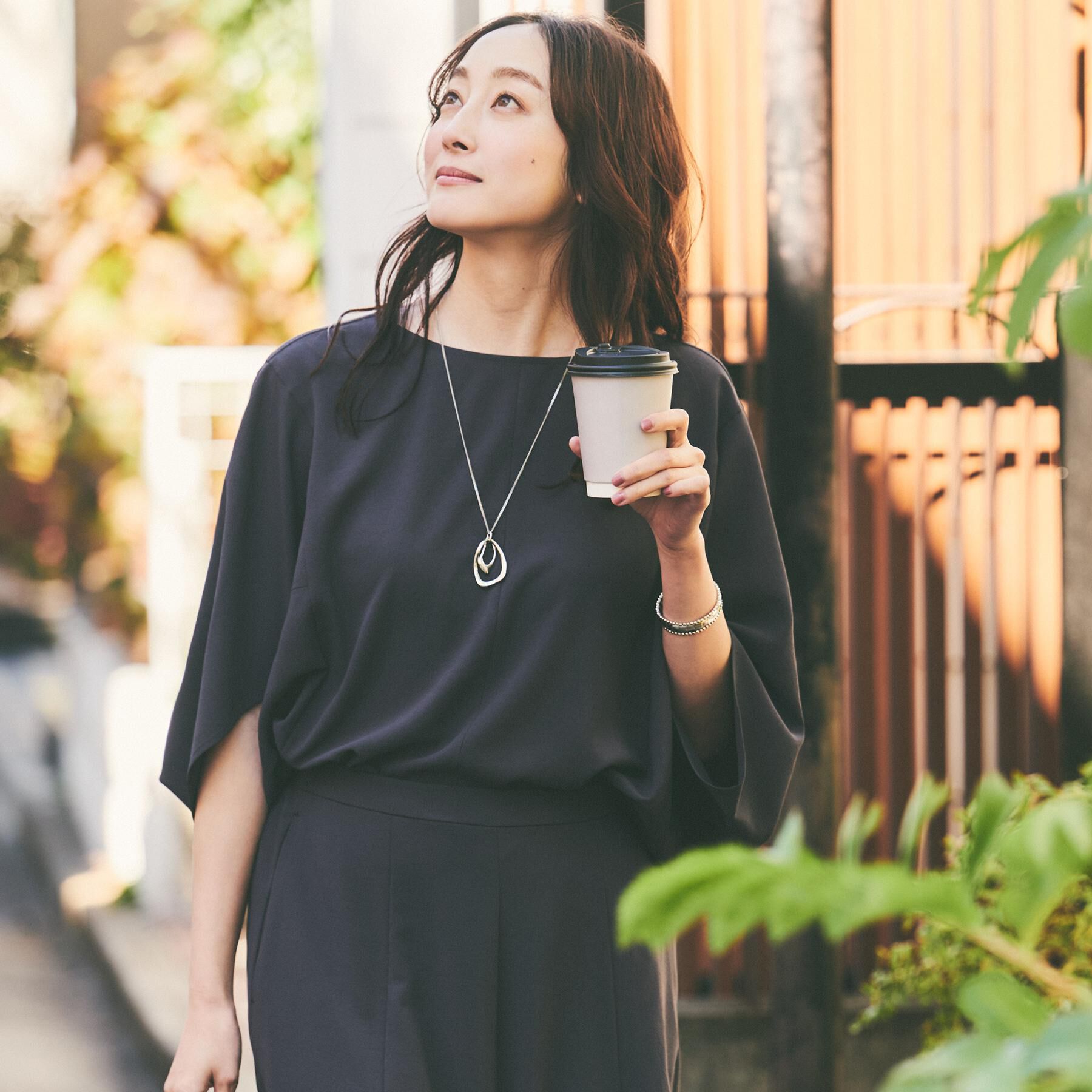 UNTITLED「【セットアップ可/接触冷感/イージーケア/体型カバー】リラクミスト モモンガブラウス」|シャツ・ブラウス|チャコールグレー(0