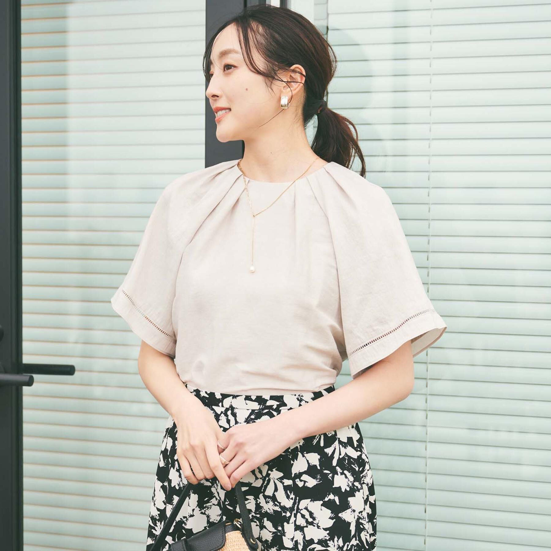 UNTITLED「【セットアップ可能】リネン混 タックブラウス」|シャツ・ブラウス|ライトベージュ(05