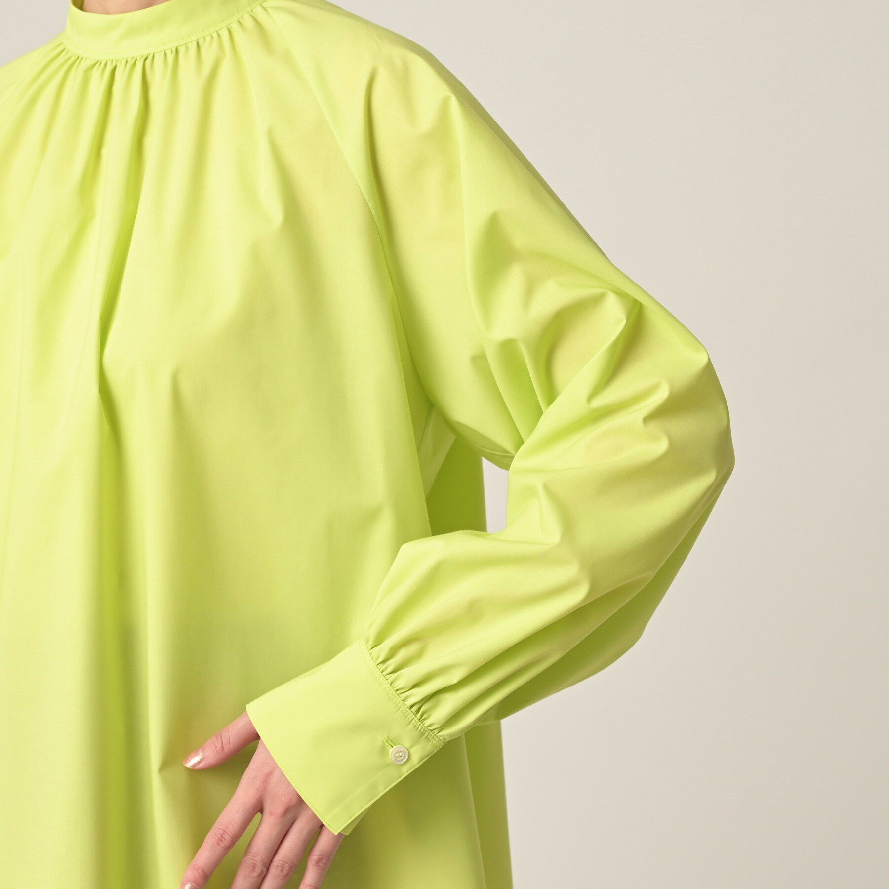 UNTITLED「【洗える/オンオフ使える】タイプライタースタンドネックブラウス」|シャツ・ブラウス|