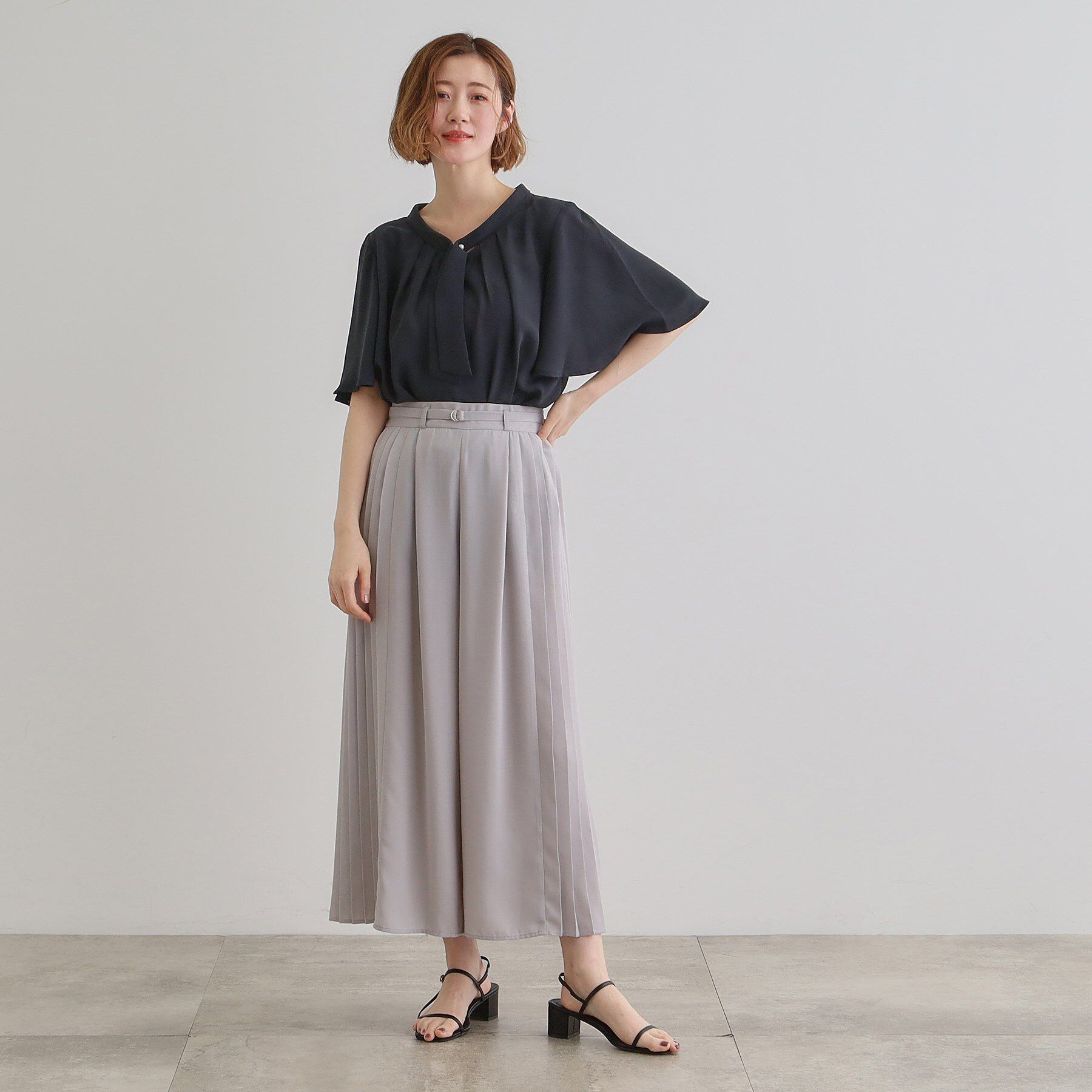 grove「【華やか】パール調ピン付きボウタイブラウス」|シャツ・ブラウス|