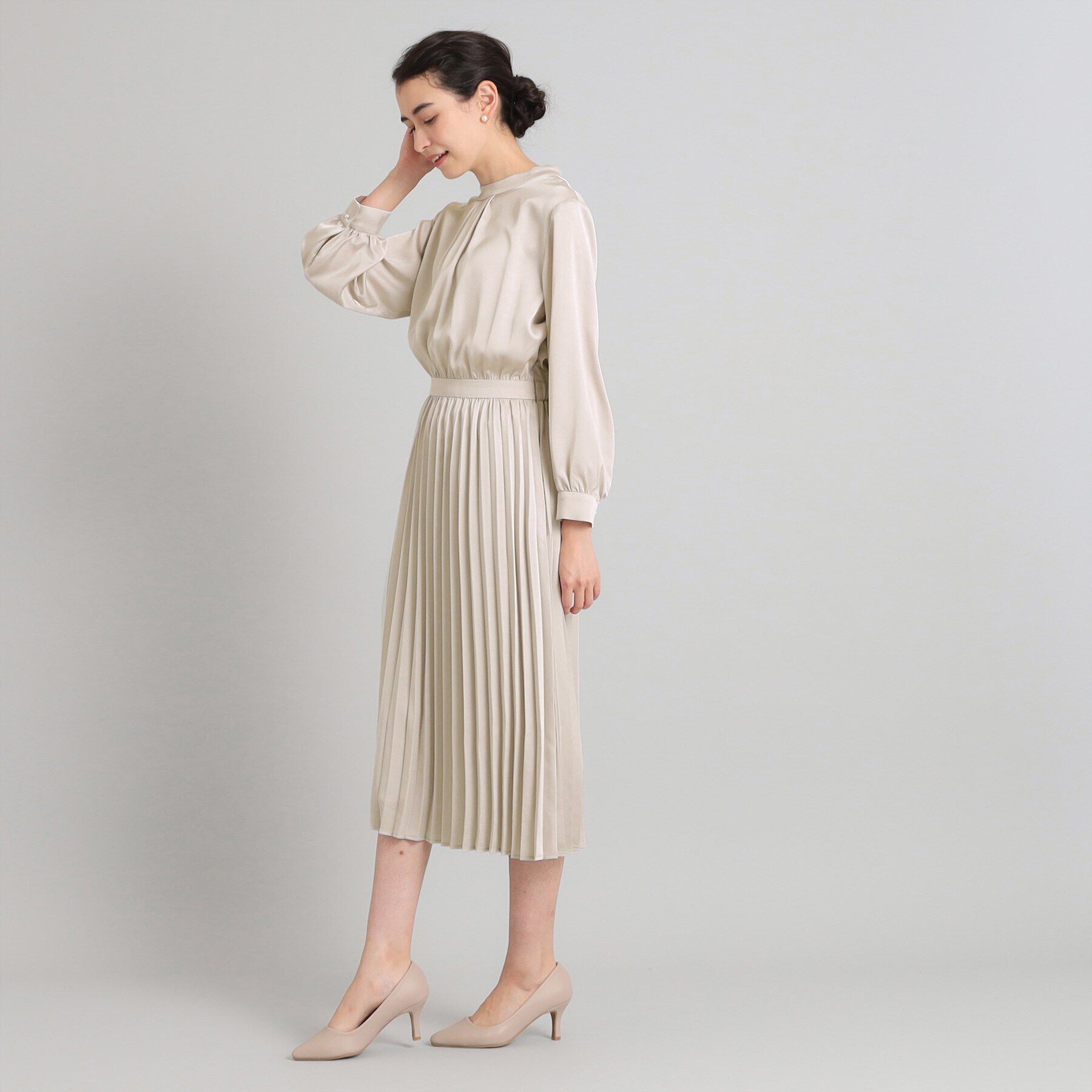 OPAQUE.CLIP「《通勤対応》 サテンプリーツワンピース【洗濯機洗い可】」|ワンピース|