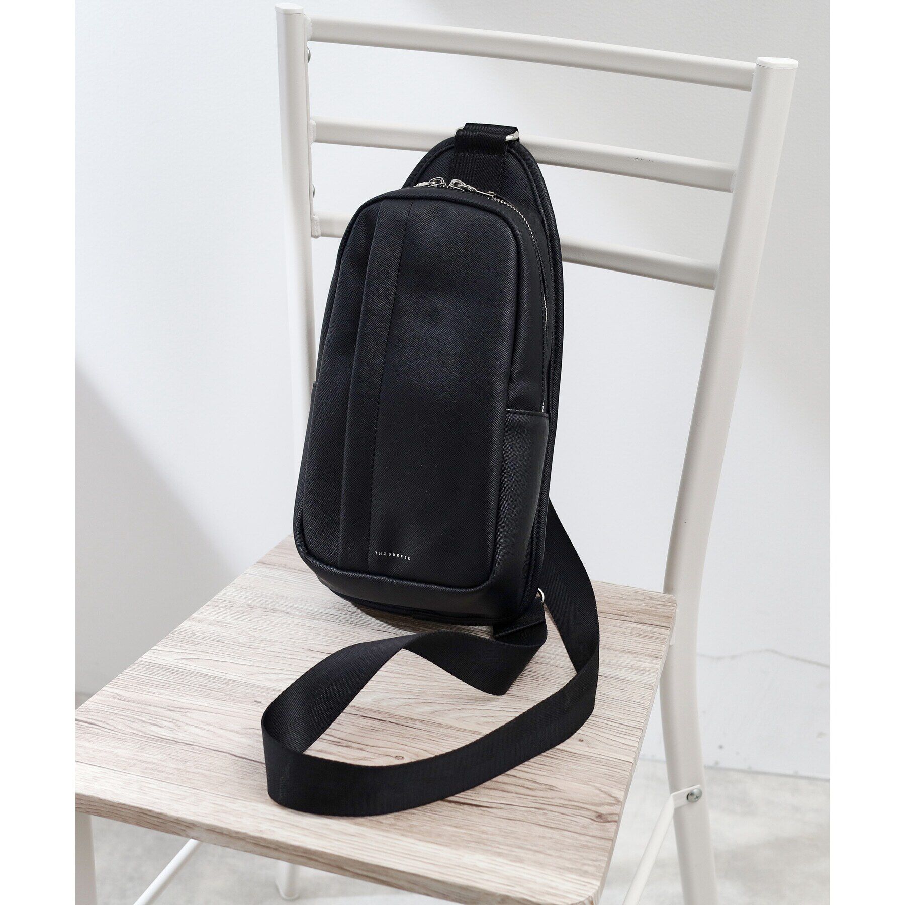 THE SHOP TK「サフィアーノ切替えボディバック」|その他|ブラック(019)