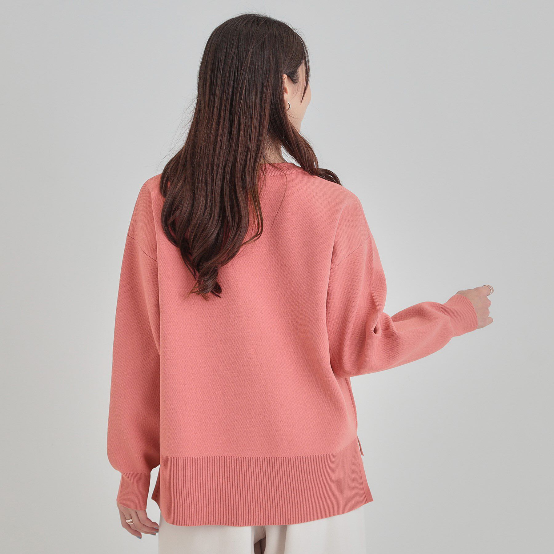 SHOO･LA･RUE「【高レビュー/洗濯機可/S-LL】さらに軽くなった スポンディッシュ裾フェイクトップス」|ニット・セーター|