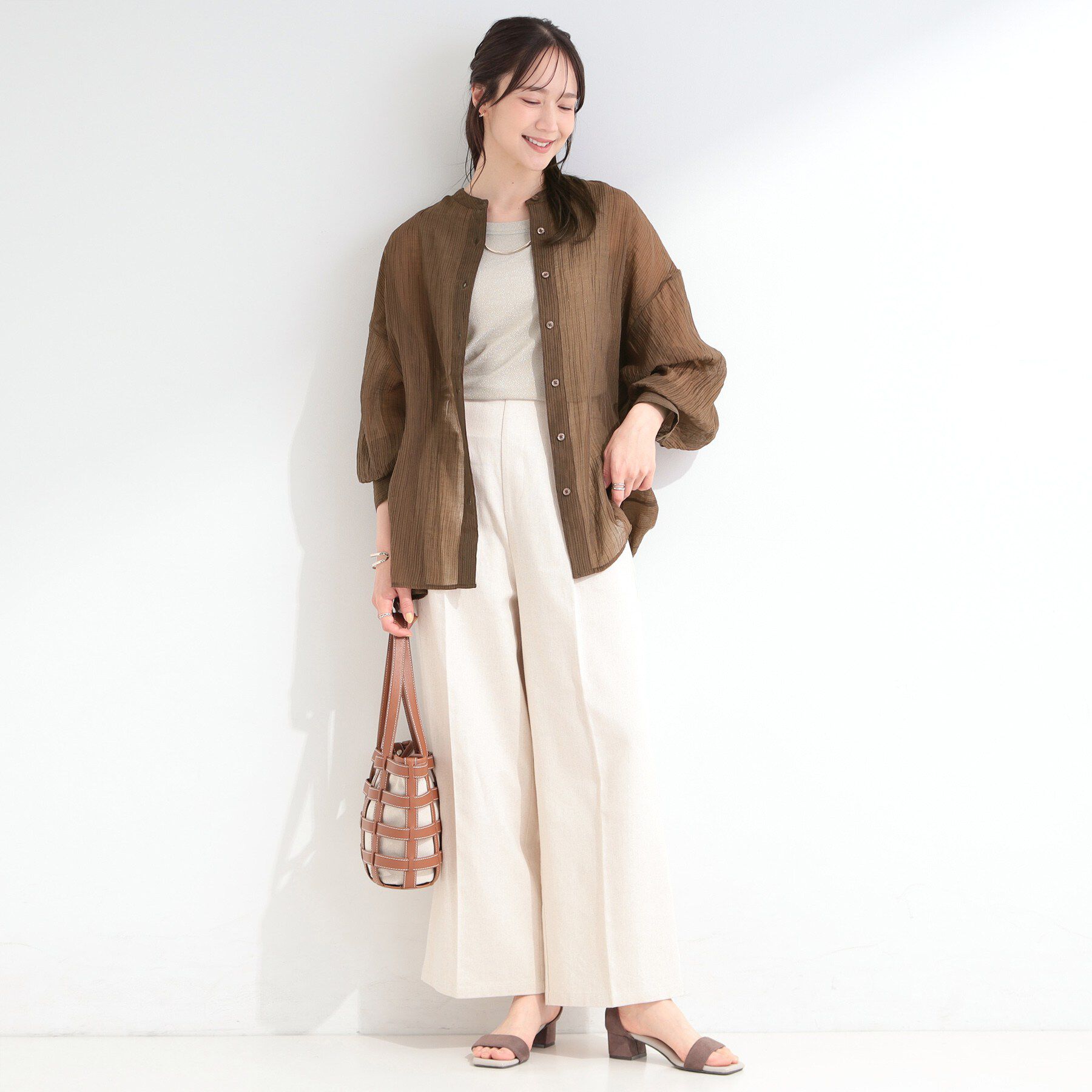 SHOO･LA･RUE「【S-LL】風合い楽しむ 大人のシボシアーバンドカラーシャツ」|シャツ・ブラウス|