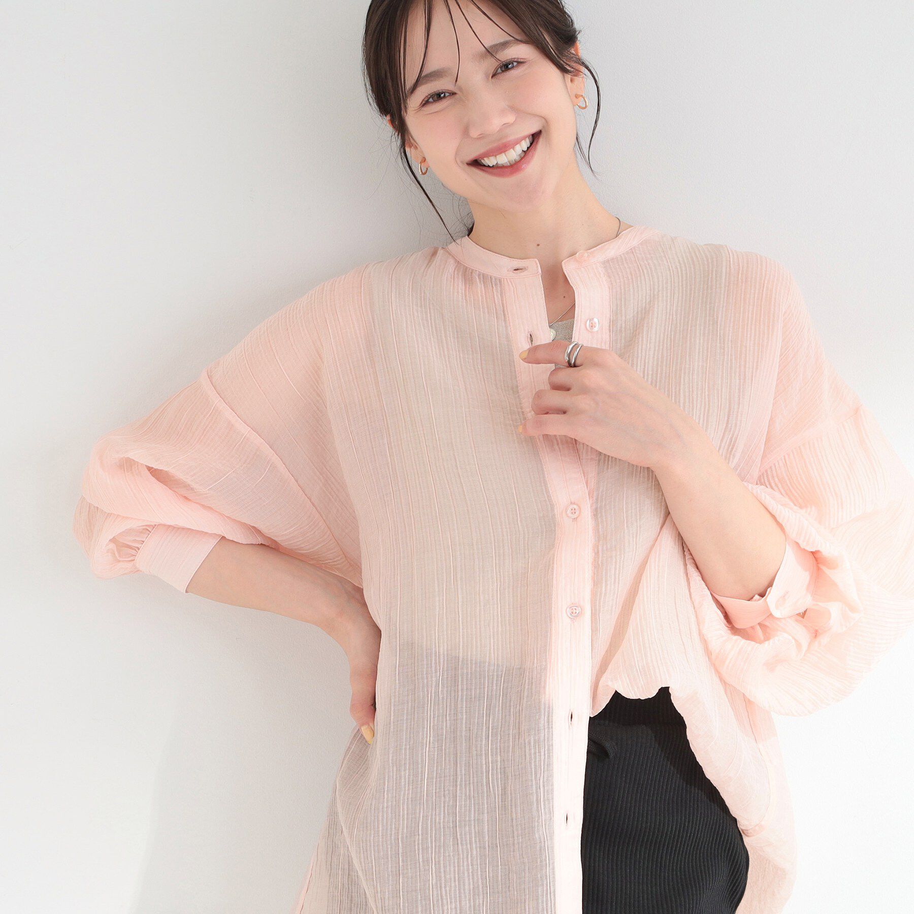 SHOO･LA･RUE「【S-LL】風合い楽しむ 大人のシボシアーバンドカラーシャツ」|シャツ・ブラウス|ライトピンク(070