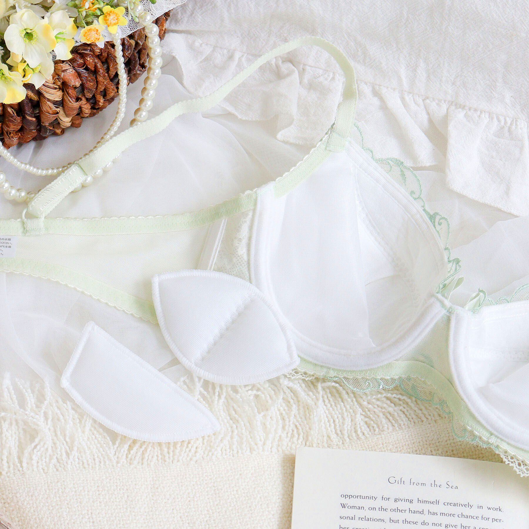 Risa Magli「イリーナ ブラジャー（E-F）＜サイドシェイプ＞」|インナー|