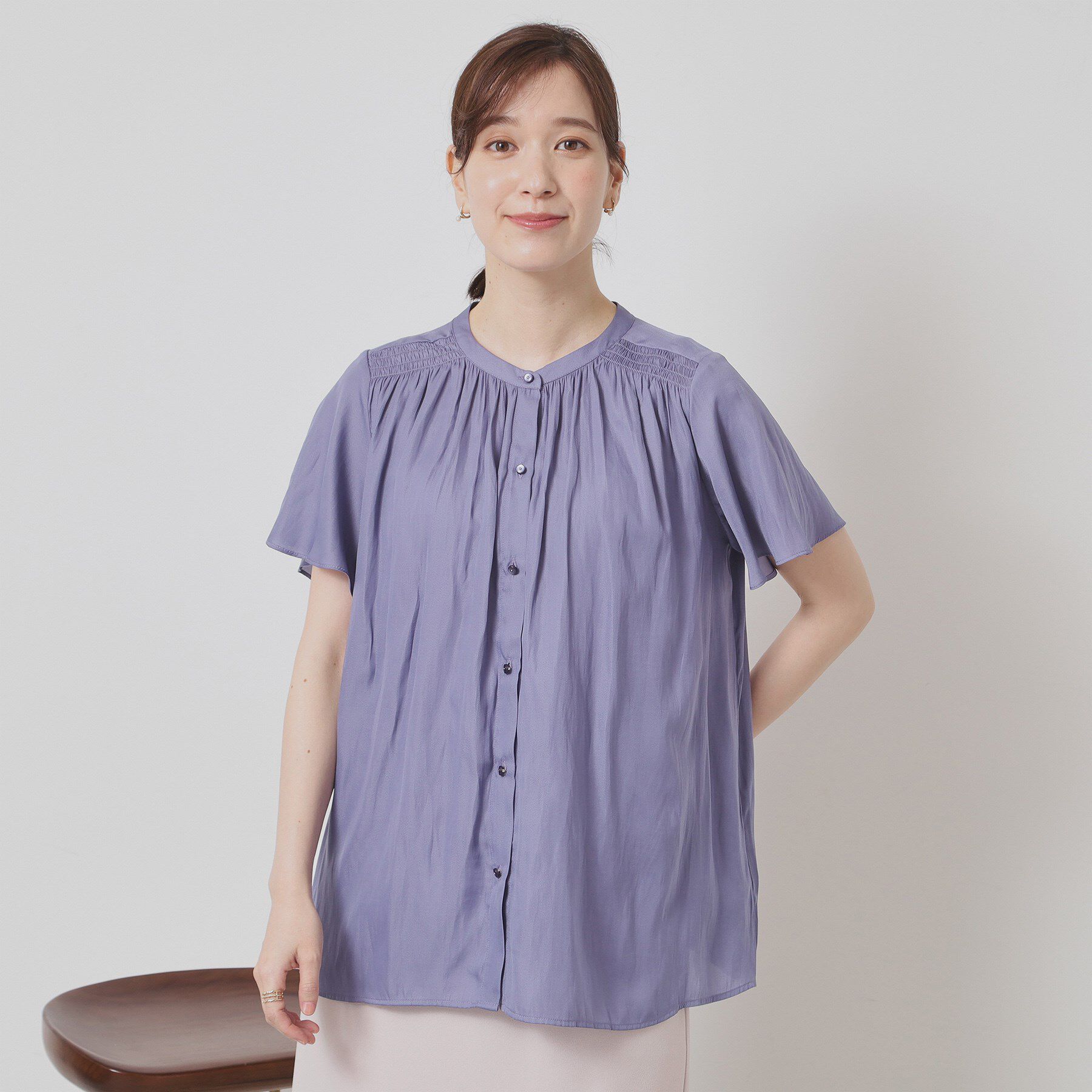 ITS&rsquo;DEMO「【手洗い可】サテンフレア袖ブラウス」|シャツ・ブラウス|ネイビー(094)