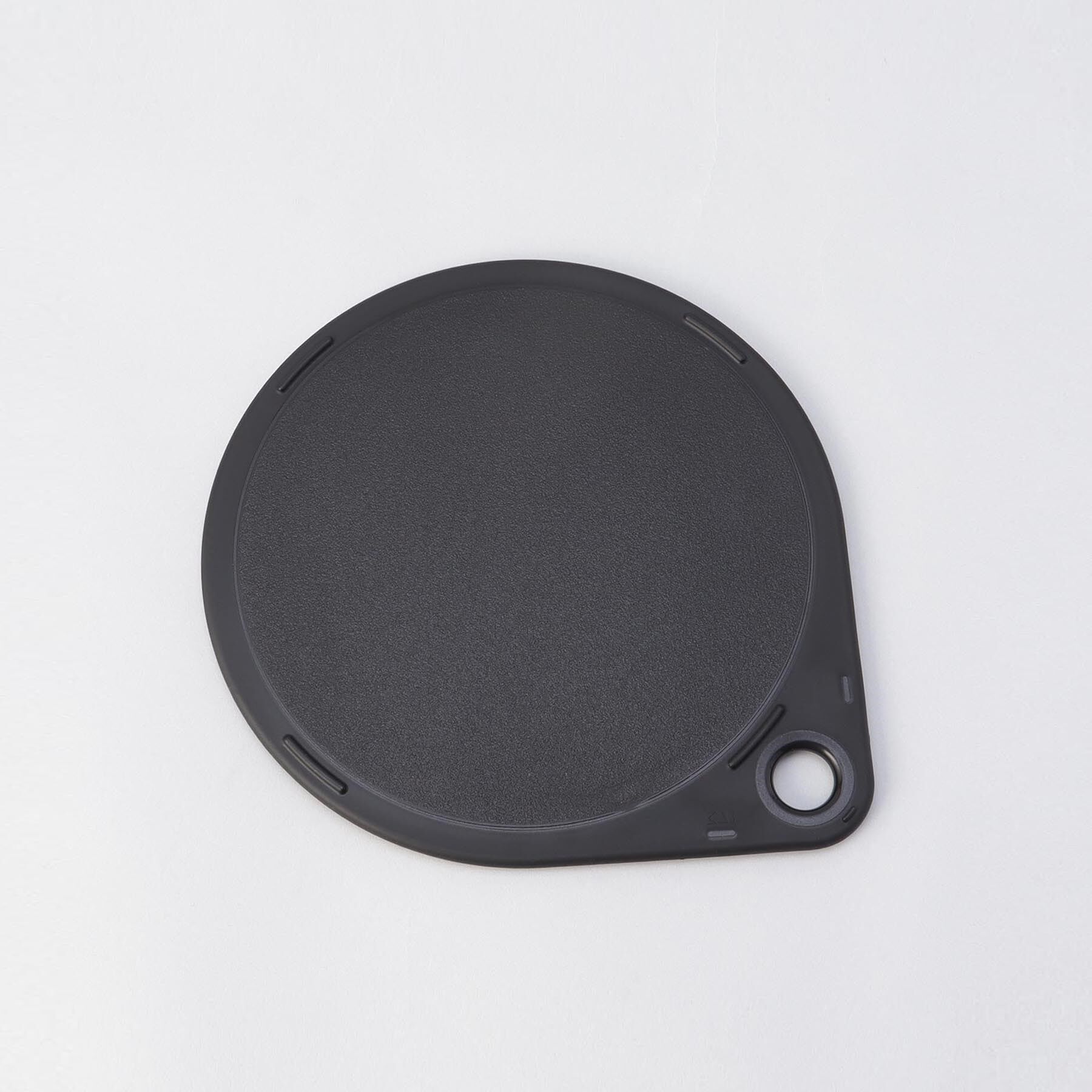 212 KITCHEN STORE「まるいまな板 25cm BK」|食器・キッチングッズ|