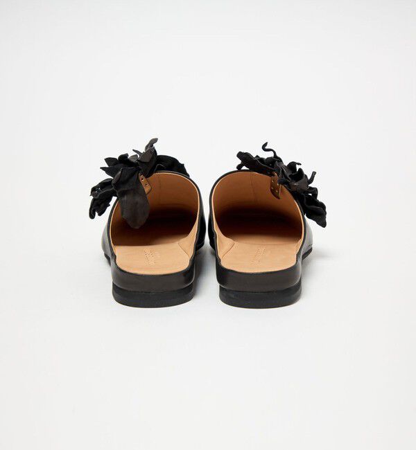 ODETTE E ODILE「コサージュミュール フラット10」|パンプス|