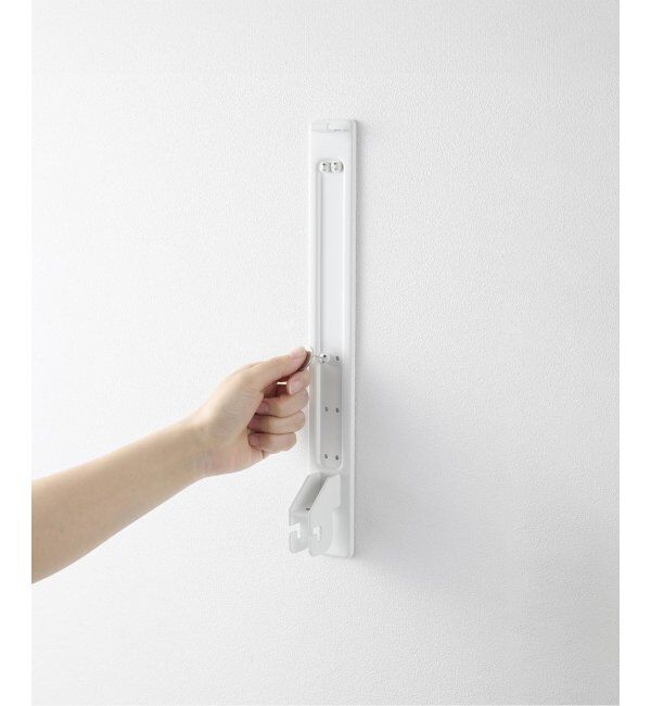 journal standard Furniture「《WEB限定》【tower/タワー】ウォール折り畳み物干し竿ホルダー2個組」|トイレタリー・ランドリーグッズ|