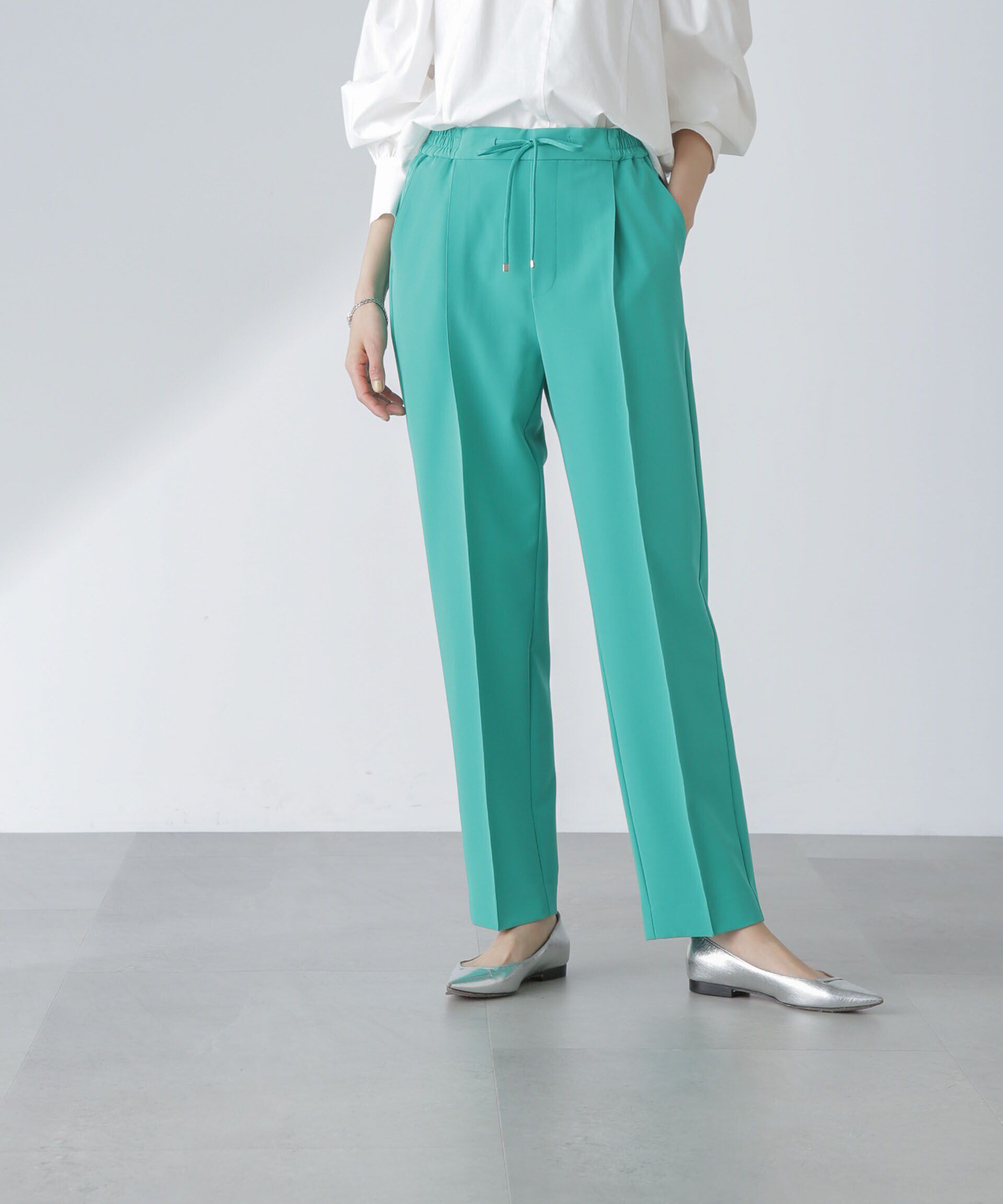 nano･universe「ピンタックイージーテーパードパンツ」|チノ|