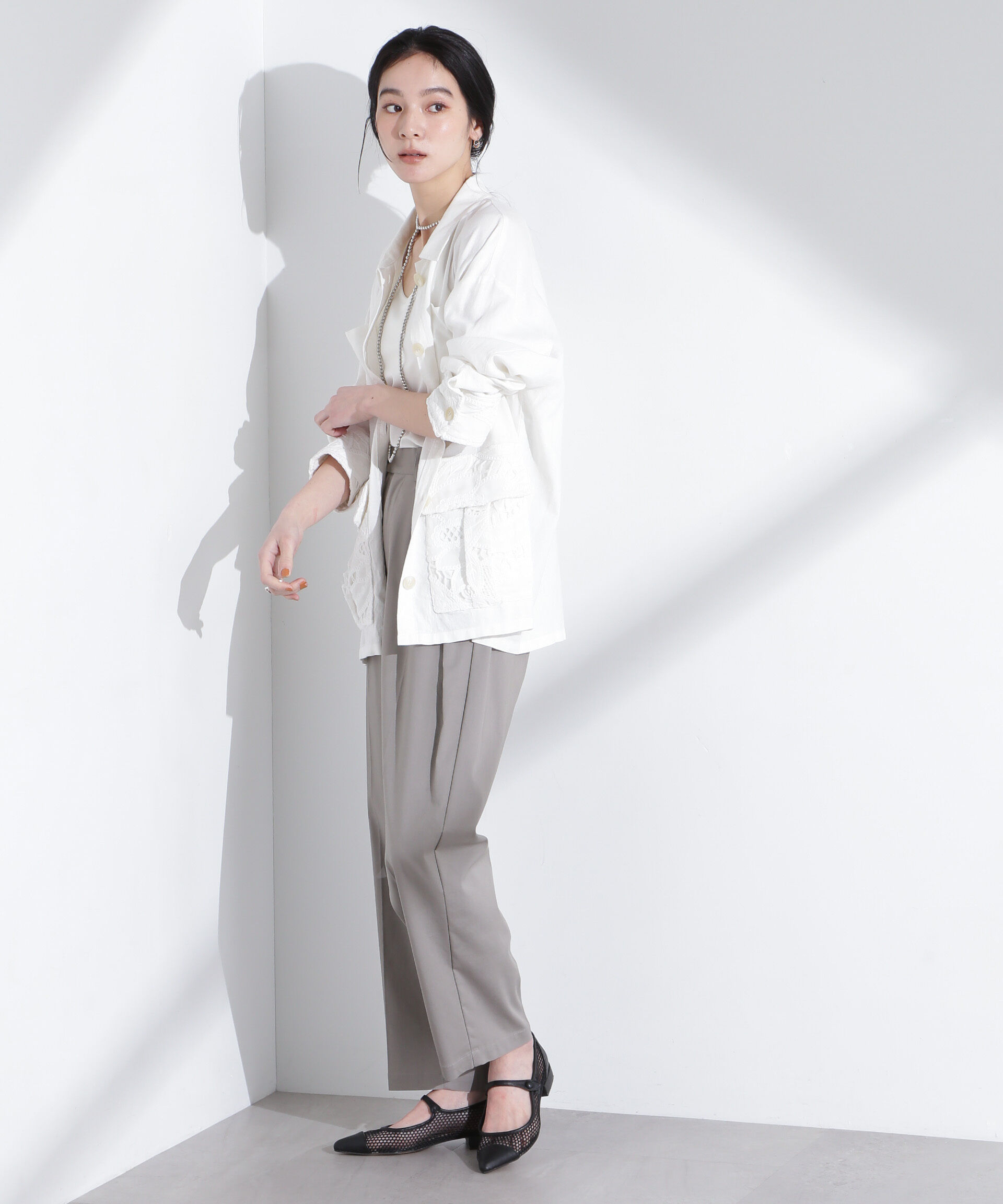 nano･universe「リネンストレッチタックコクーンパンツ」|チノ|