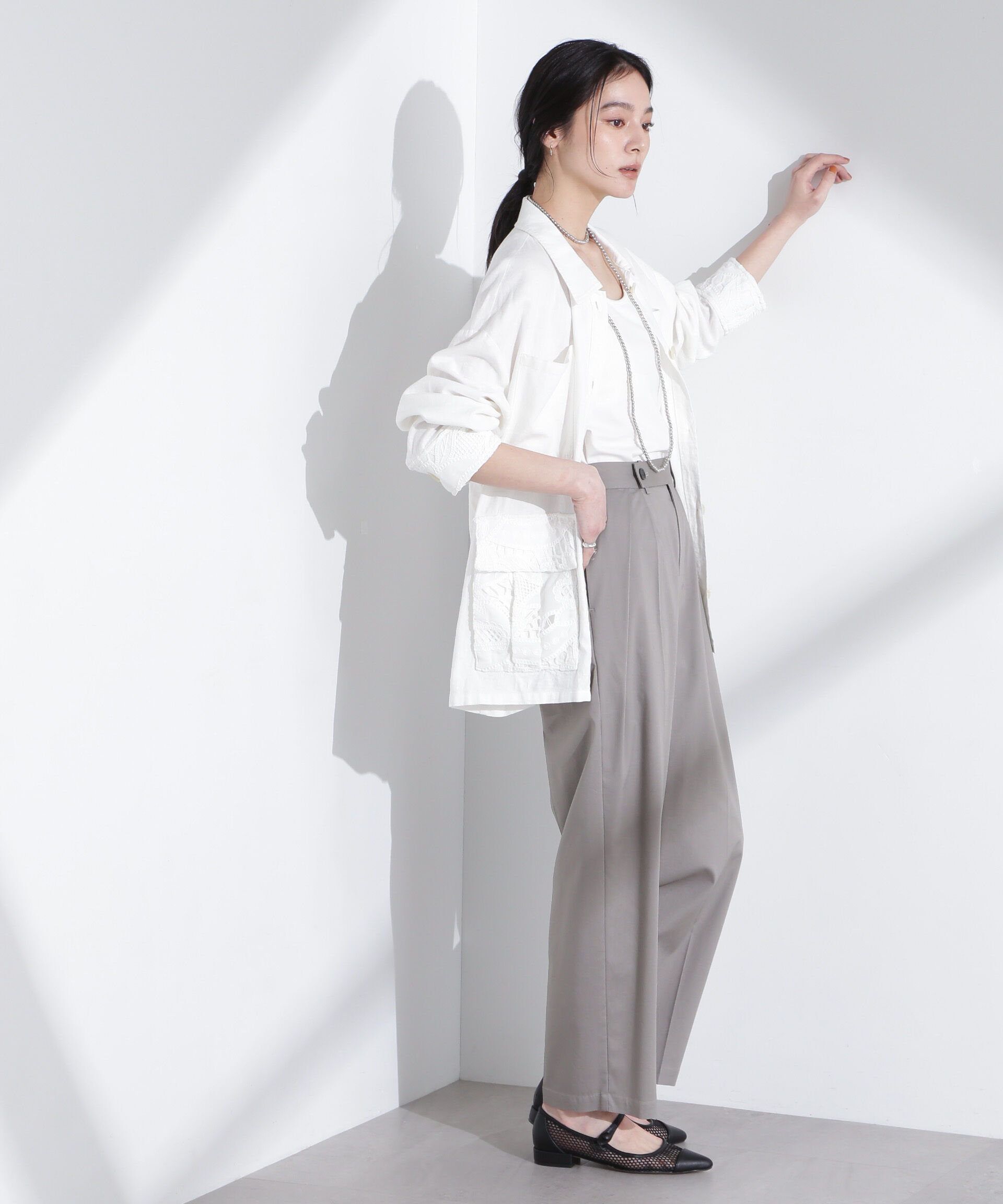 nano･universe「リネンストレッチタックコクーンパンツ」|チノ|