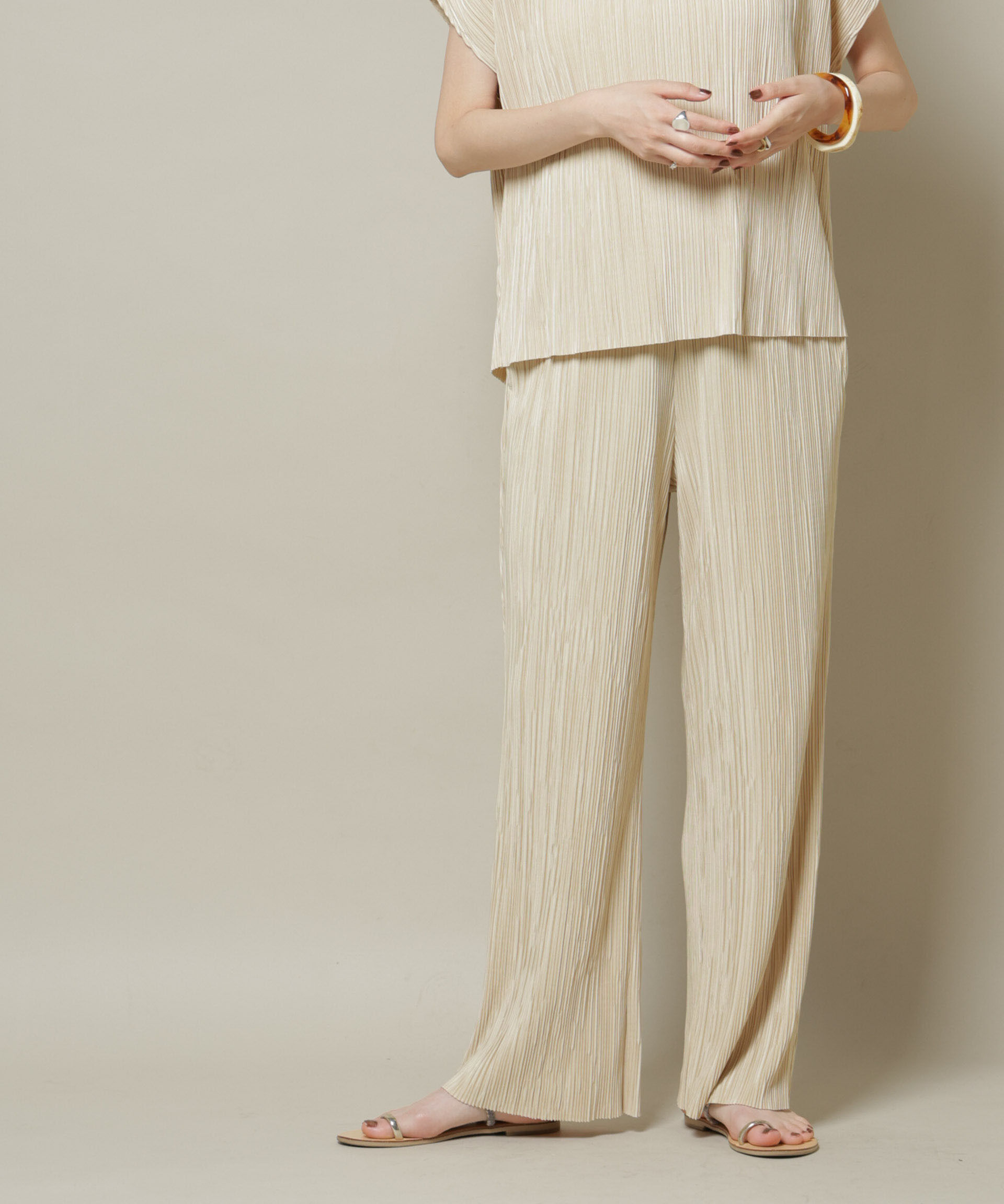 nano･universe「ランダムプリーツカットセミワイドパンツ(セットアップ可)」|チノ|ベージュ