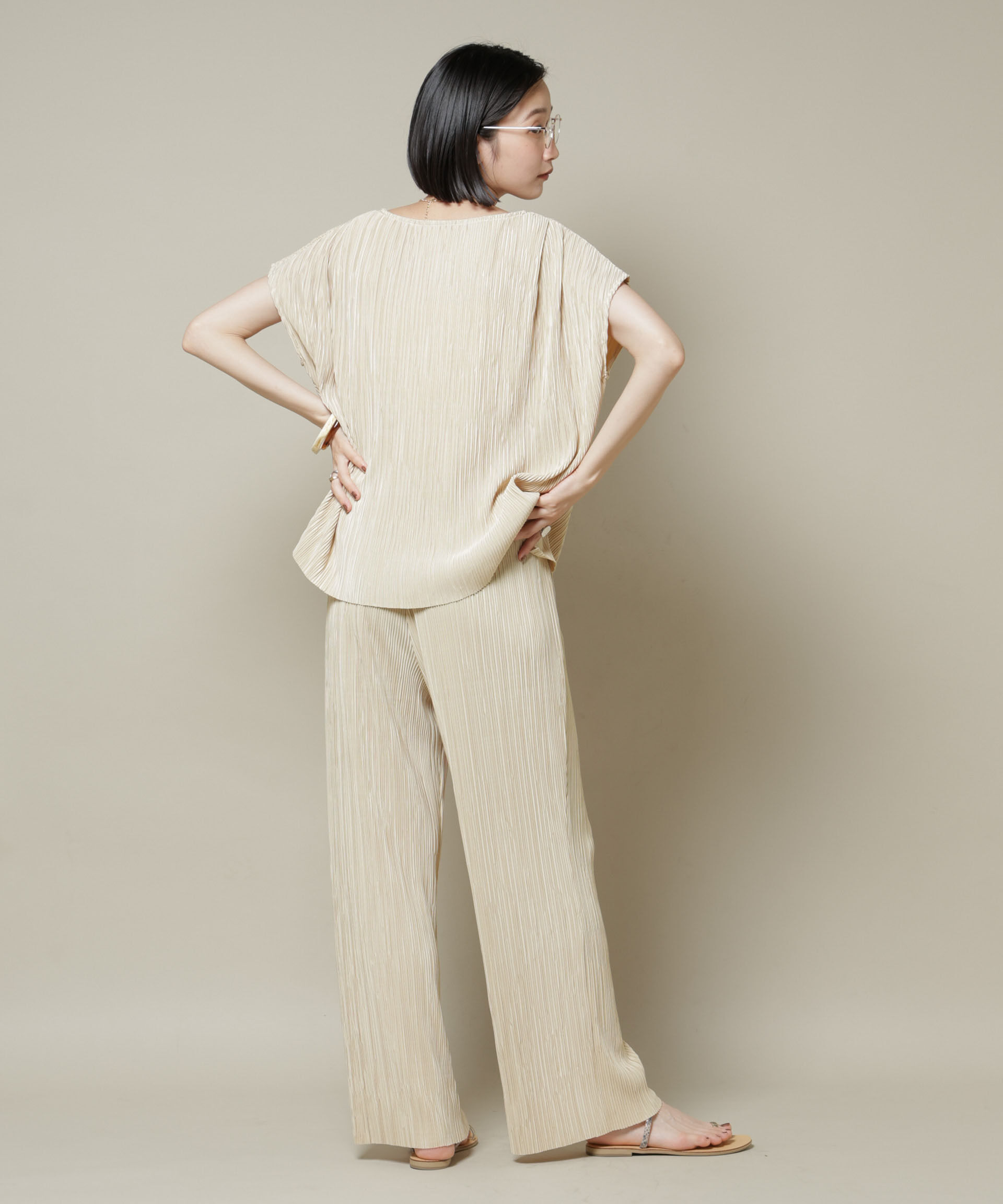 nano･universe「ランダムプリーツカットセミワイドパンツ(セットアップ可)」|チノ|