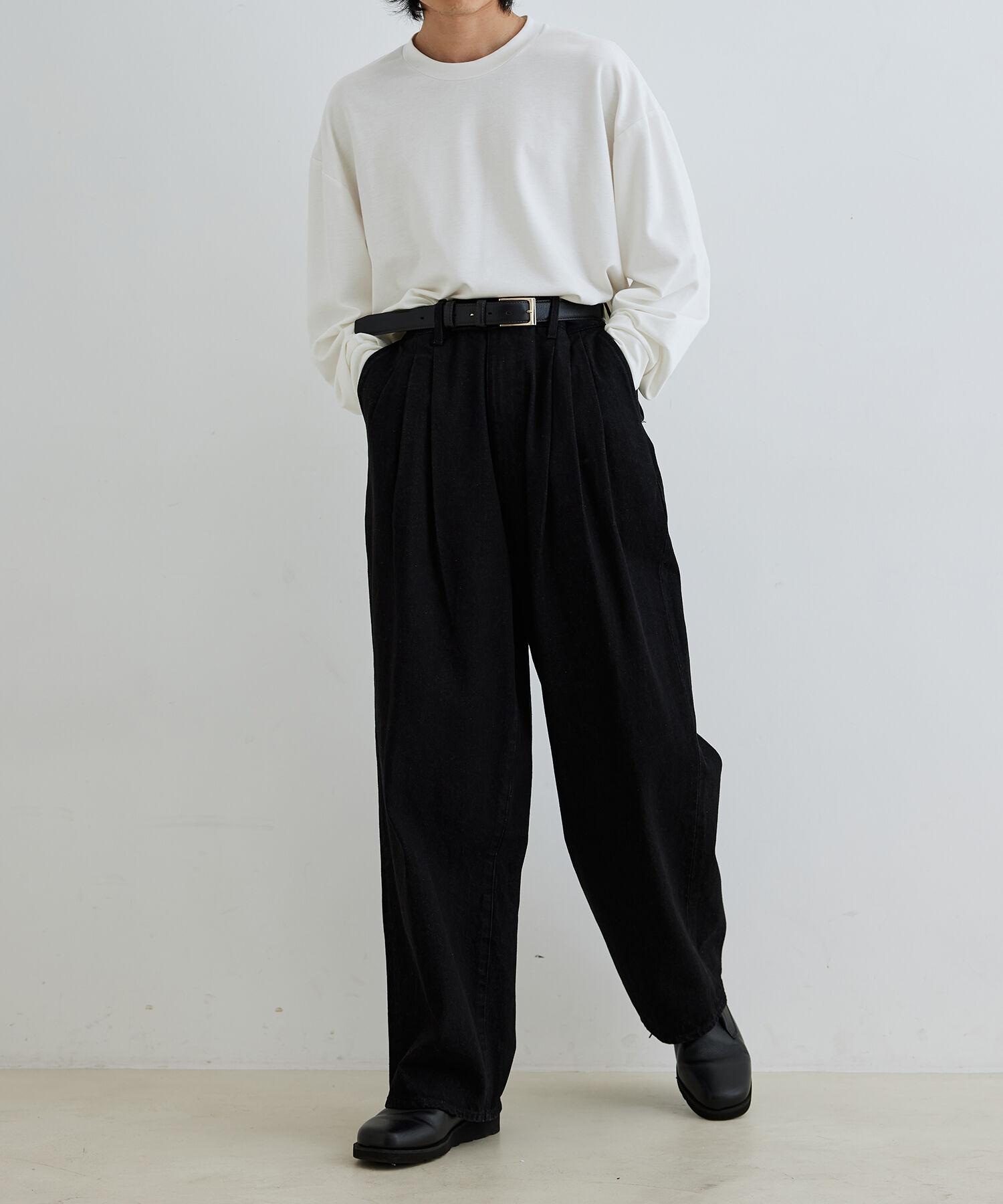 ADAM ET ROPE'「【コットンUSA】デニム 3タック ワイド スラックス/サステナブル/セットアップ対応」|デニム|