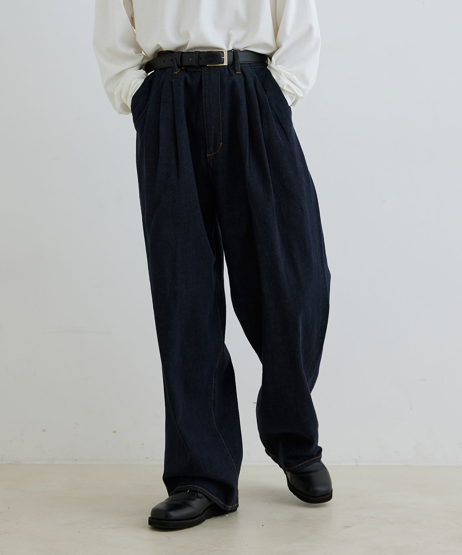 ADAM ET ROPE'「【コットンUSA】デニム 3タック ワイド スラックス/サステナブル/セットアップ対応」|デニム|ネイビー(40)