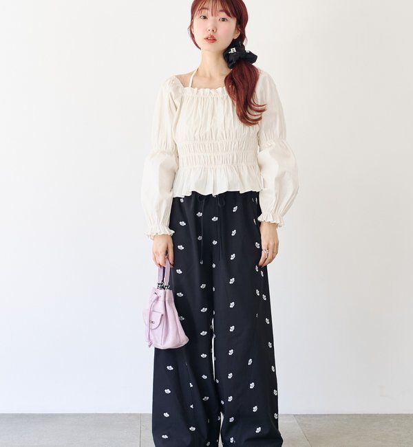  「【新色追加/2サイズ展開/低身長サイズ】フラワーステッチワイドパンツ」|チノ|