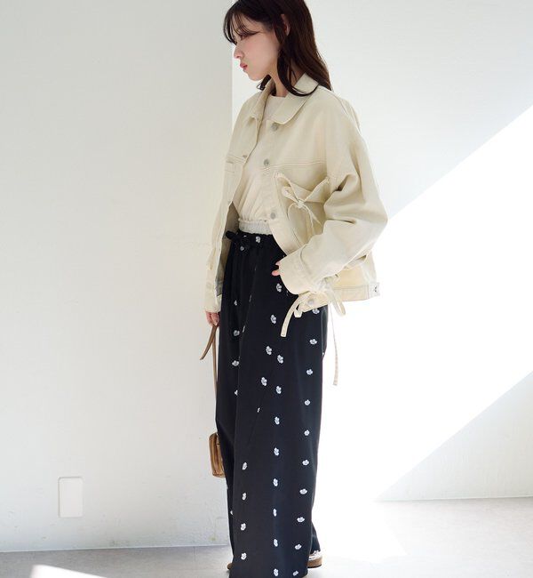  「【新色追加/2サイズ展開/低身長サイズ】フラワーステッチワイドパンツ」|チノ|