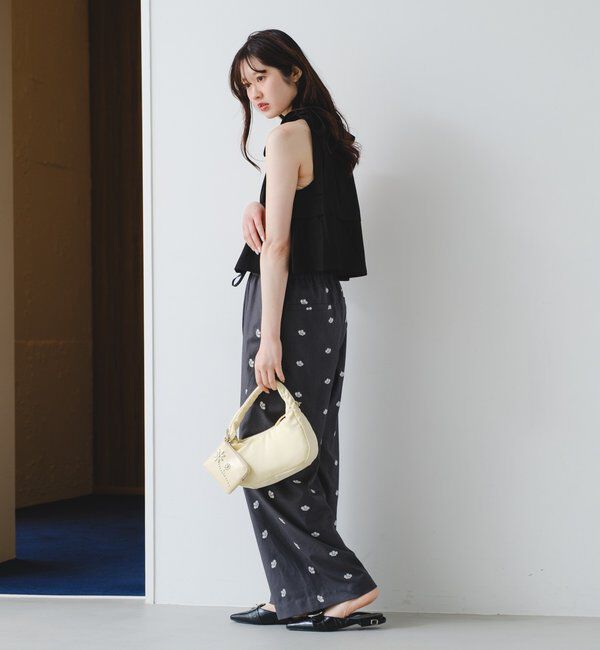  「【新色追加/2サイズ展開/低身長サイズ】フラワーステッチワイドパンツ」|チノ|