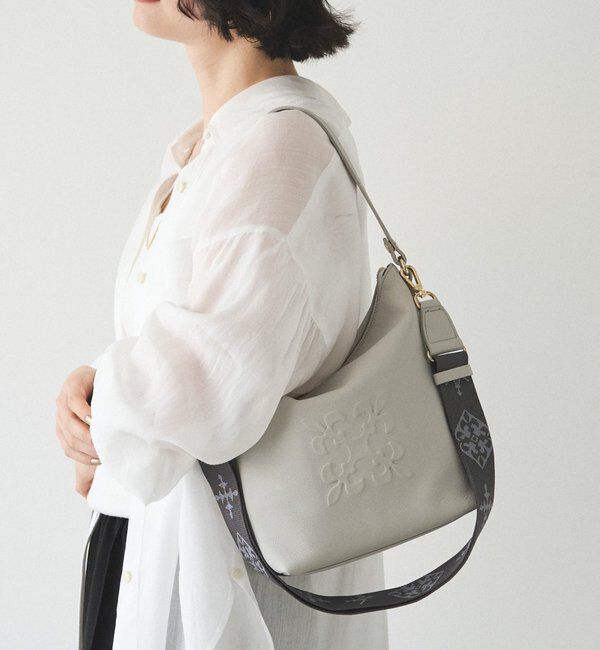  「《WEB限定》スタンダードミニショルダーバッグ <エンボスモノグラム>」|ショルダー・メッセンジャー|ライトグレー