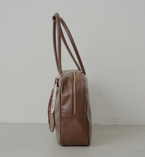  「【2サイズ展開】チャーム付きスクエアボストンバッグ【タブレット端末収納可能】」|ボストンバッグ|