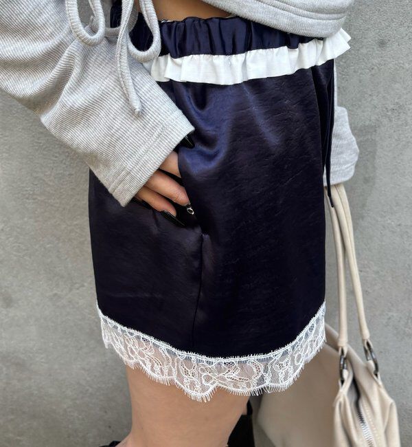  「ダブルウエストサテンロゴショーツ」|チノ|