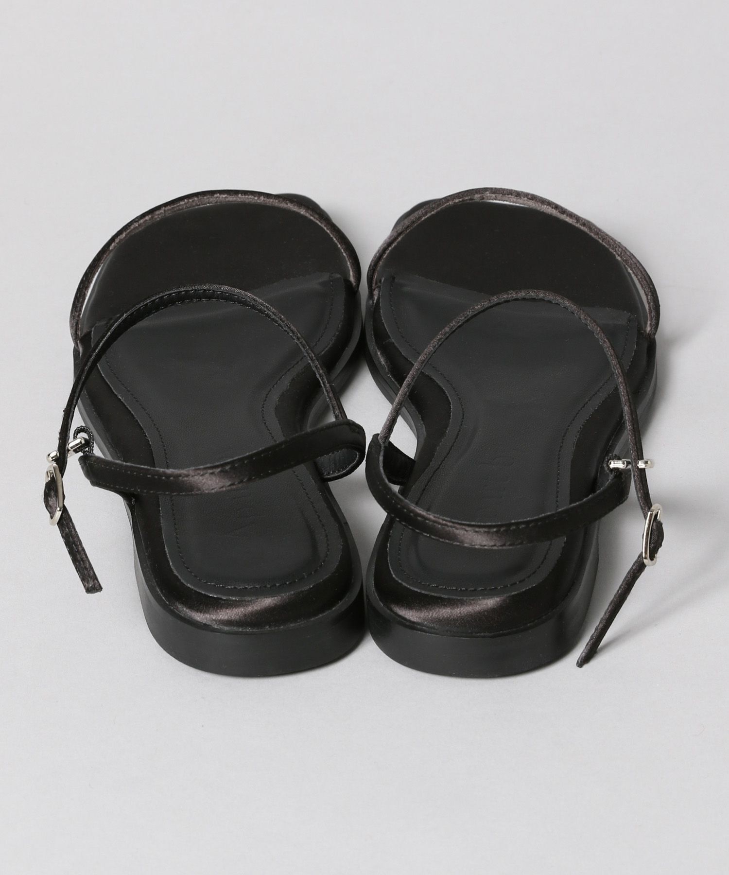 A part by 「サテンナローフラットサンダル」|サンダル|