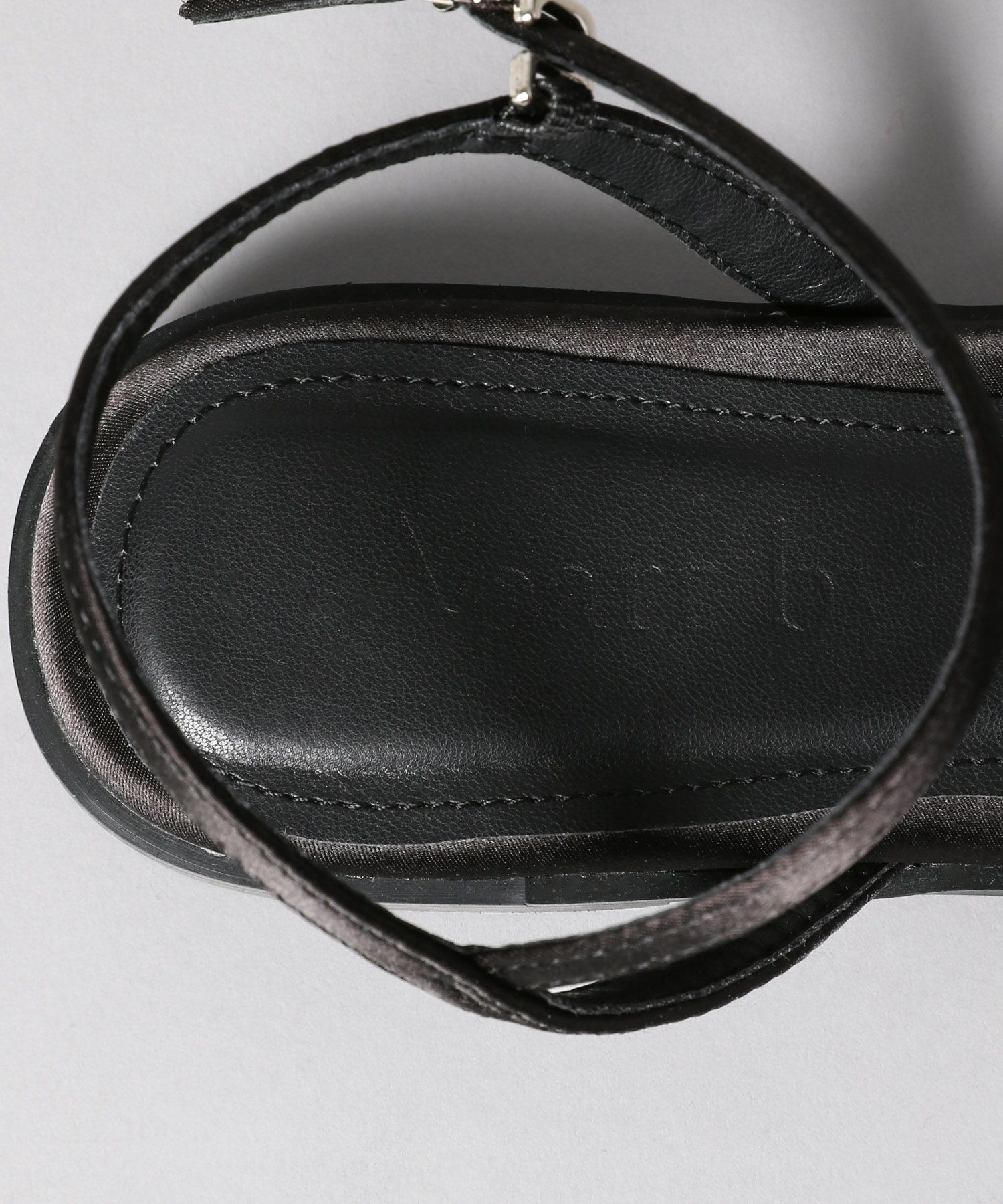 A part by 「サテンナローフラットサンダル」|サンダル|