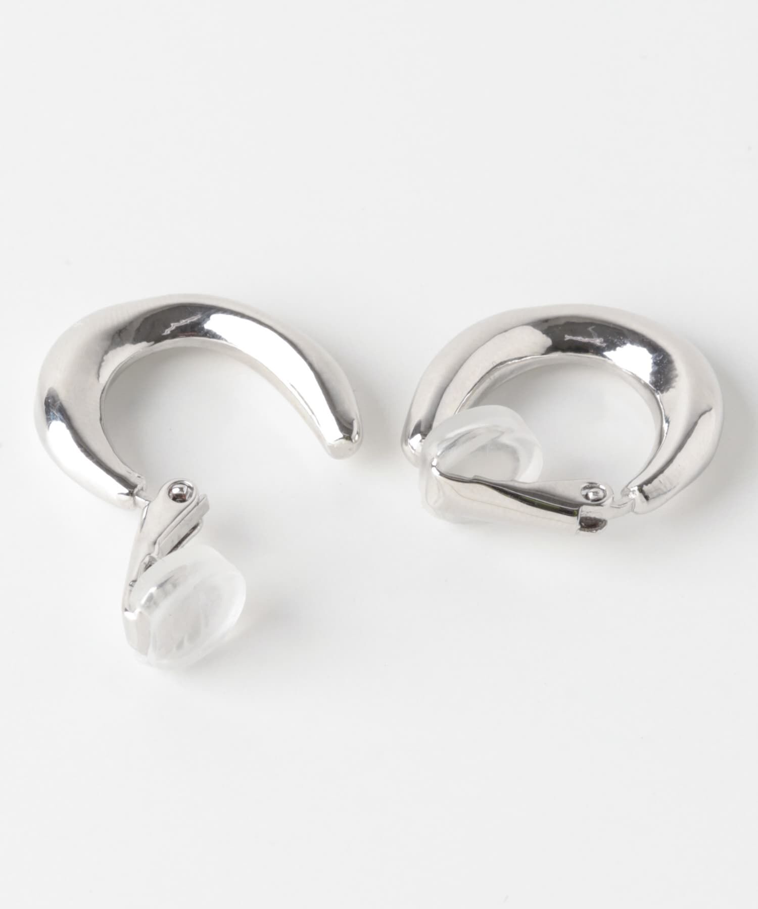 SMELLY「メタルカーブフープイヤリング」|イヤリング|