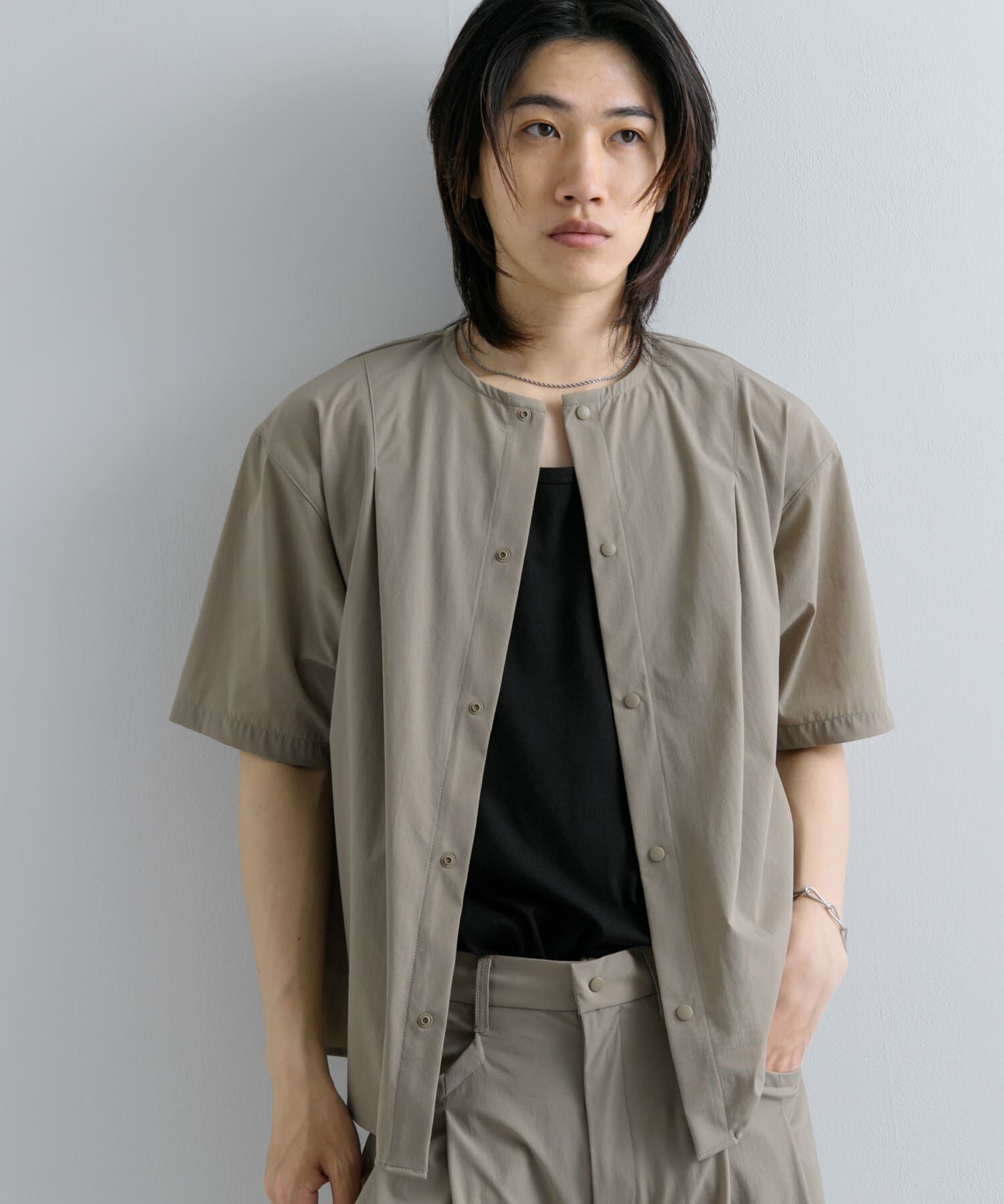 SENSE OF PLACE by URBAN RESEARCH「Uiscel　4WAYストレッチタックノーカラーシャツ5分袖」|シャツ・ブラウス|