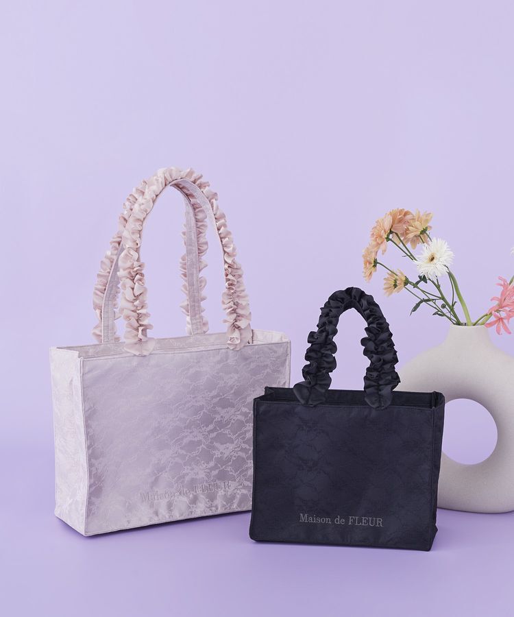 Maison de FLEUR「【Mサイズ/A4対応】レースフリルハンドルスクエアトートMバッグ」|トートバッグ|